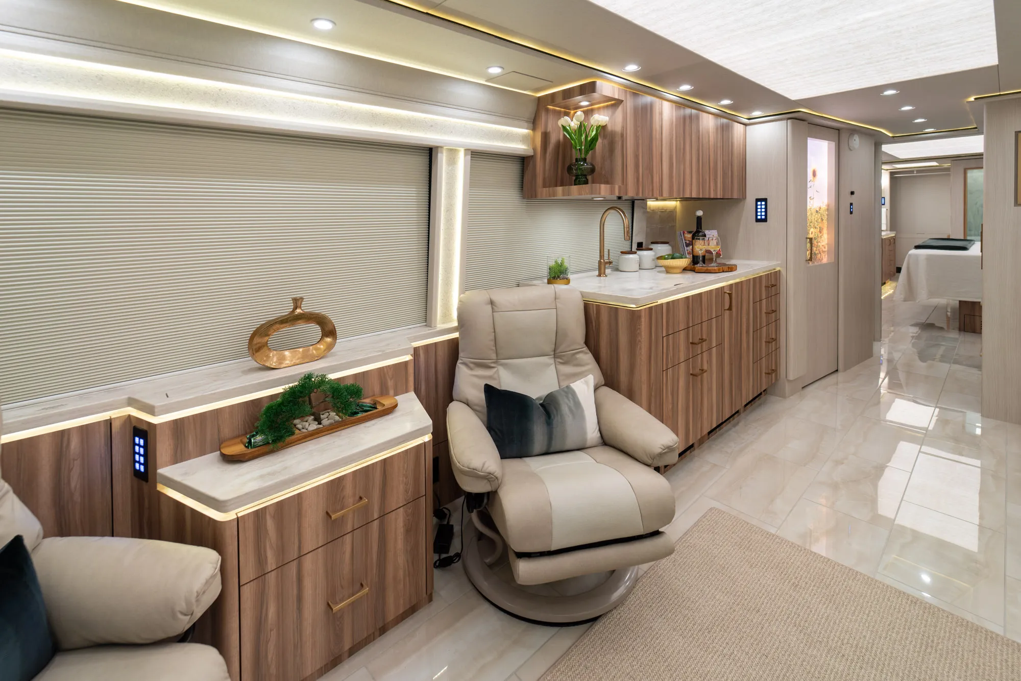 Marathon Coach #1393 | Luxury Motorcoach for Sale