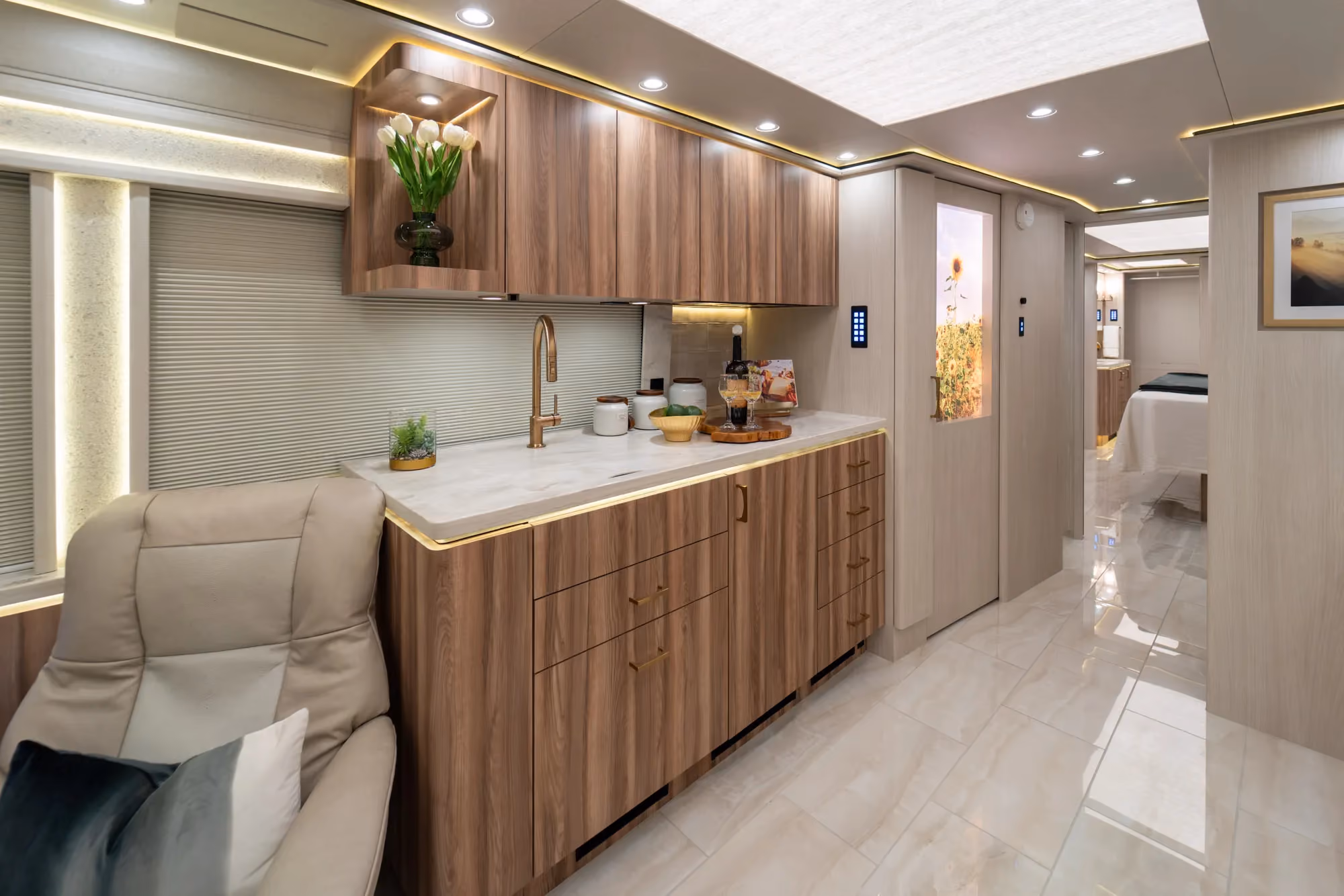 Marathon Coach #1393 | Luxury Motorcoach for Sale