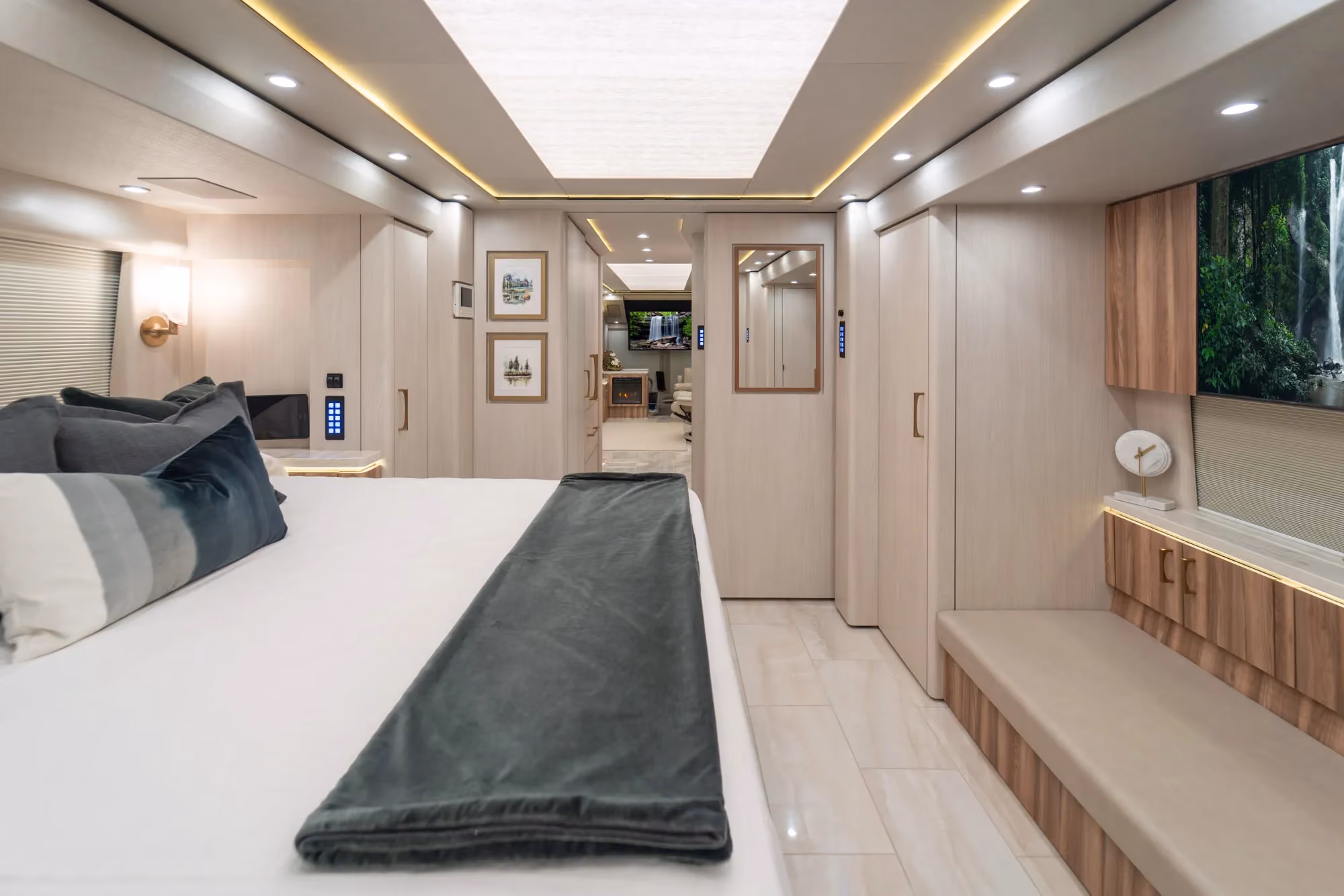 Marathon Coach #1393 | Luxury Motorcoach for Sale