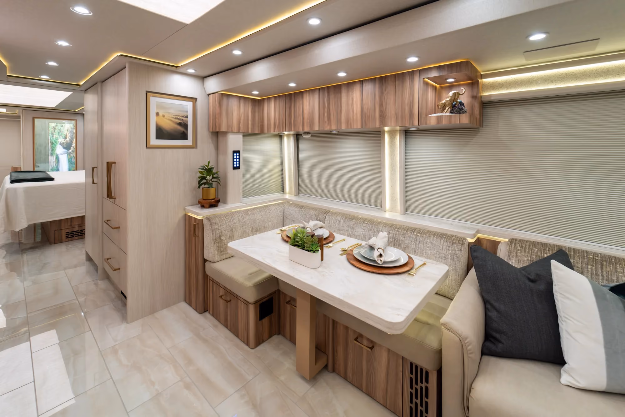 Marathon Coach #1393 | Luxury Motorcoach for Sale