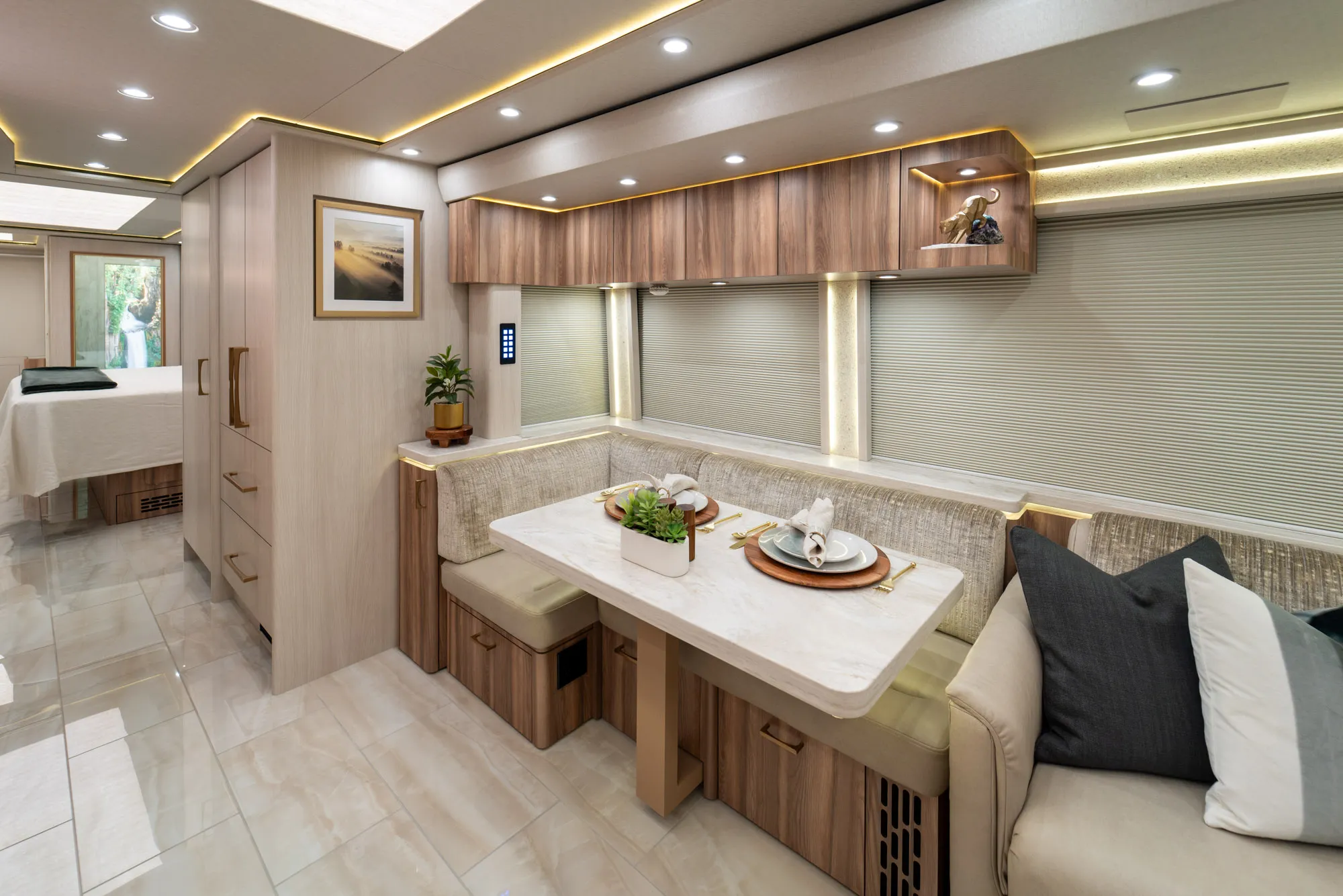 Marathon Coach #1393 | Luxury Motorcoach for Sale