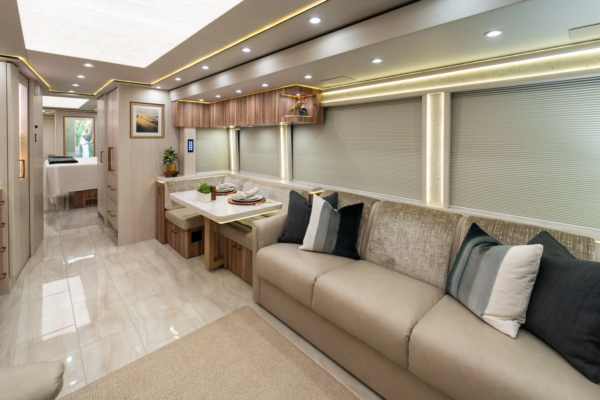 Marathon Coach #1393 | Luxury Motorcoach for Sale