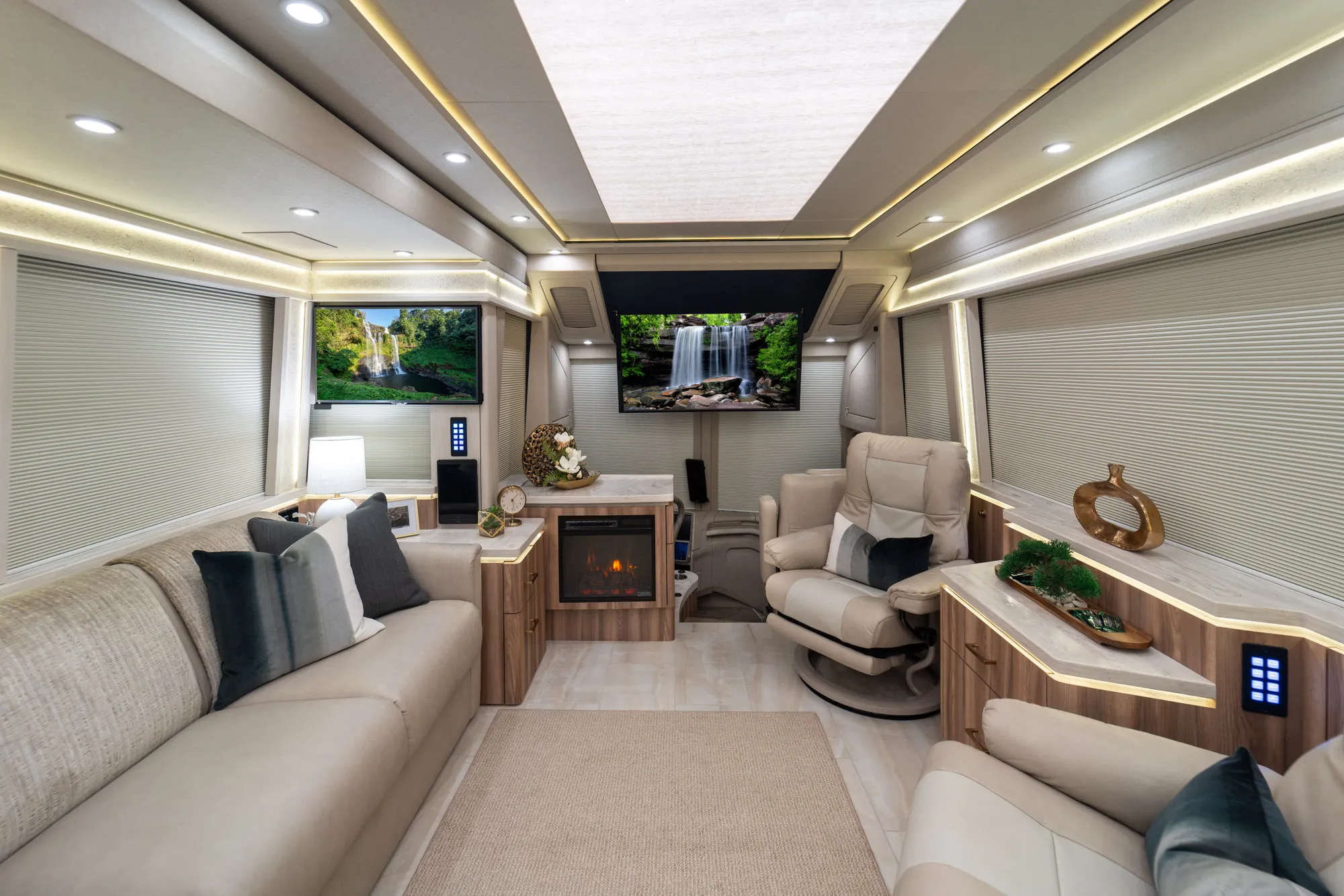 Marathon Coach #1393 | Luxury Motorcoach for Sale