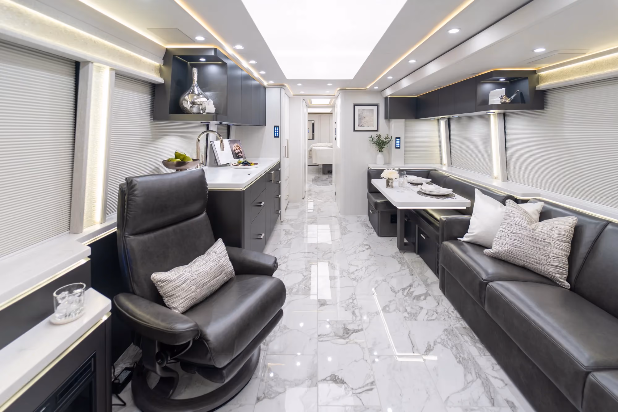 Marathon Coach #1397 | Luxury Motorcoach for Sale