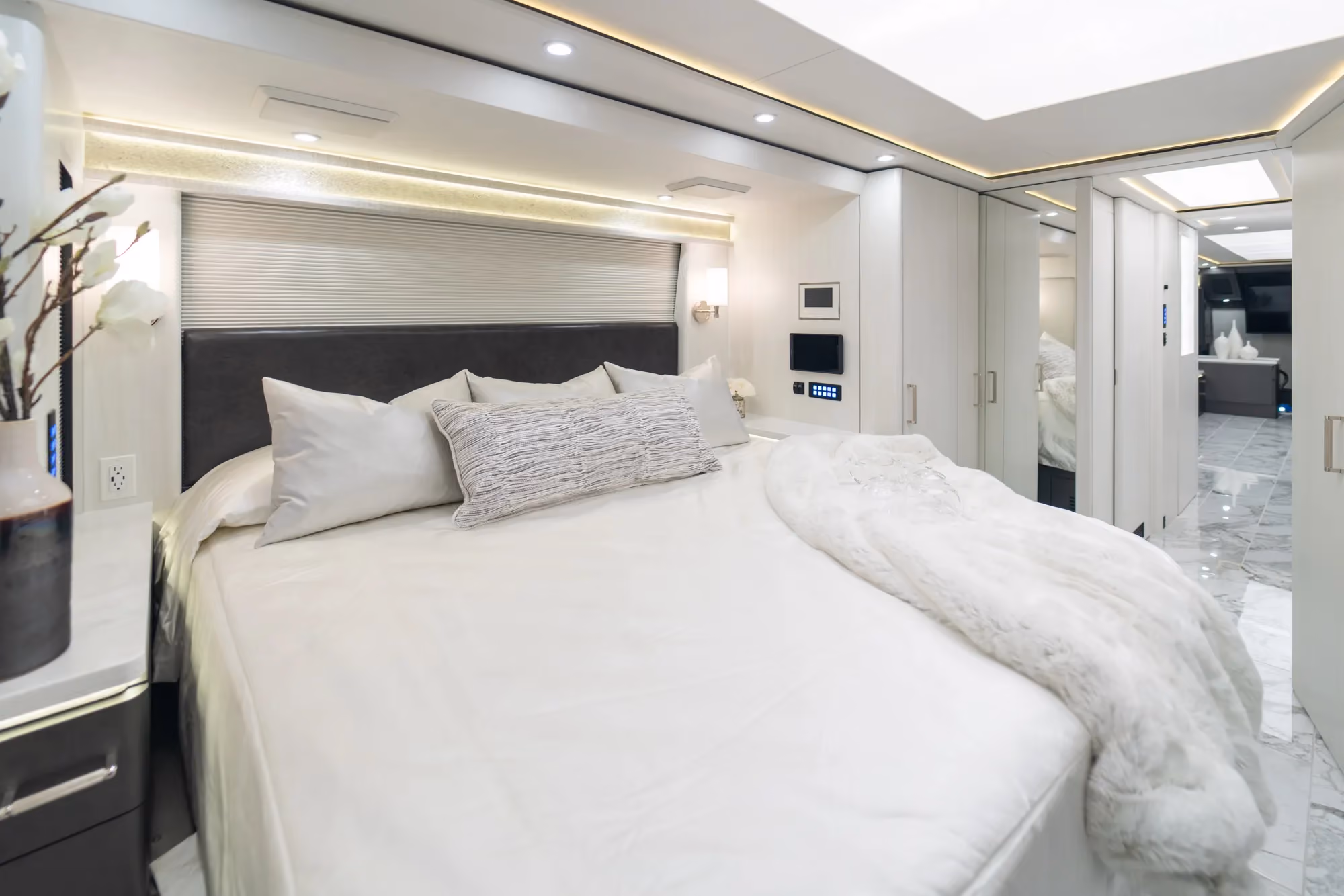 Marathon Coach #1397 | Luxury Motorcoach for Sale