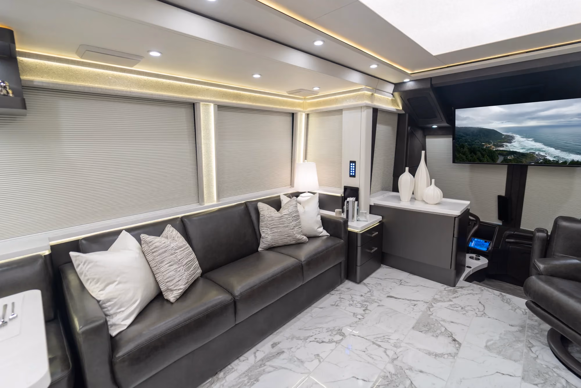 Marathon Coach #1397 | Luxury Motorcoach for Sale