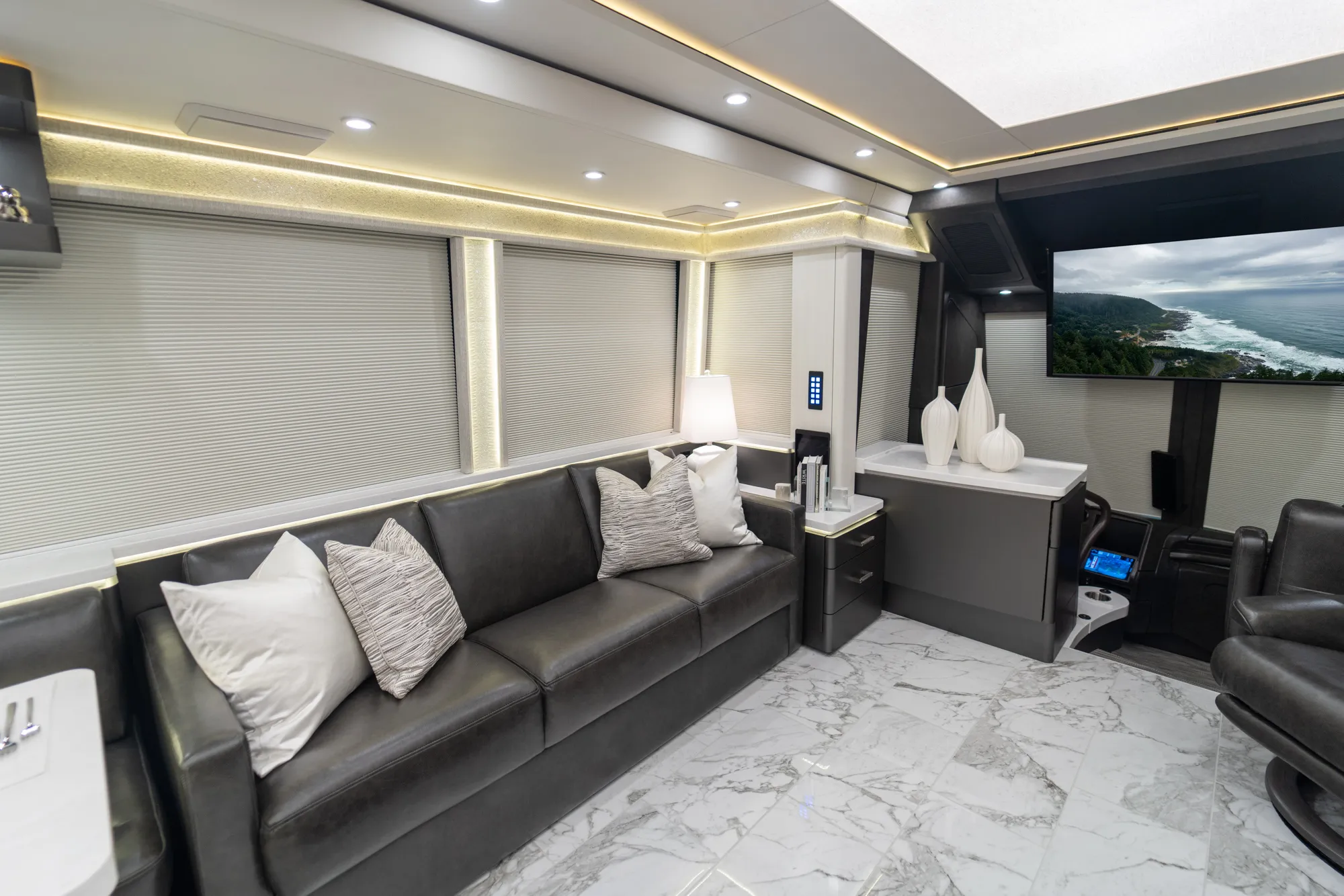 Marathon Coach #1397 | Luxury Motorcoach for Sale
