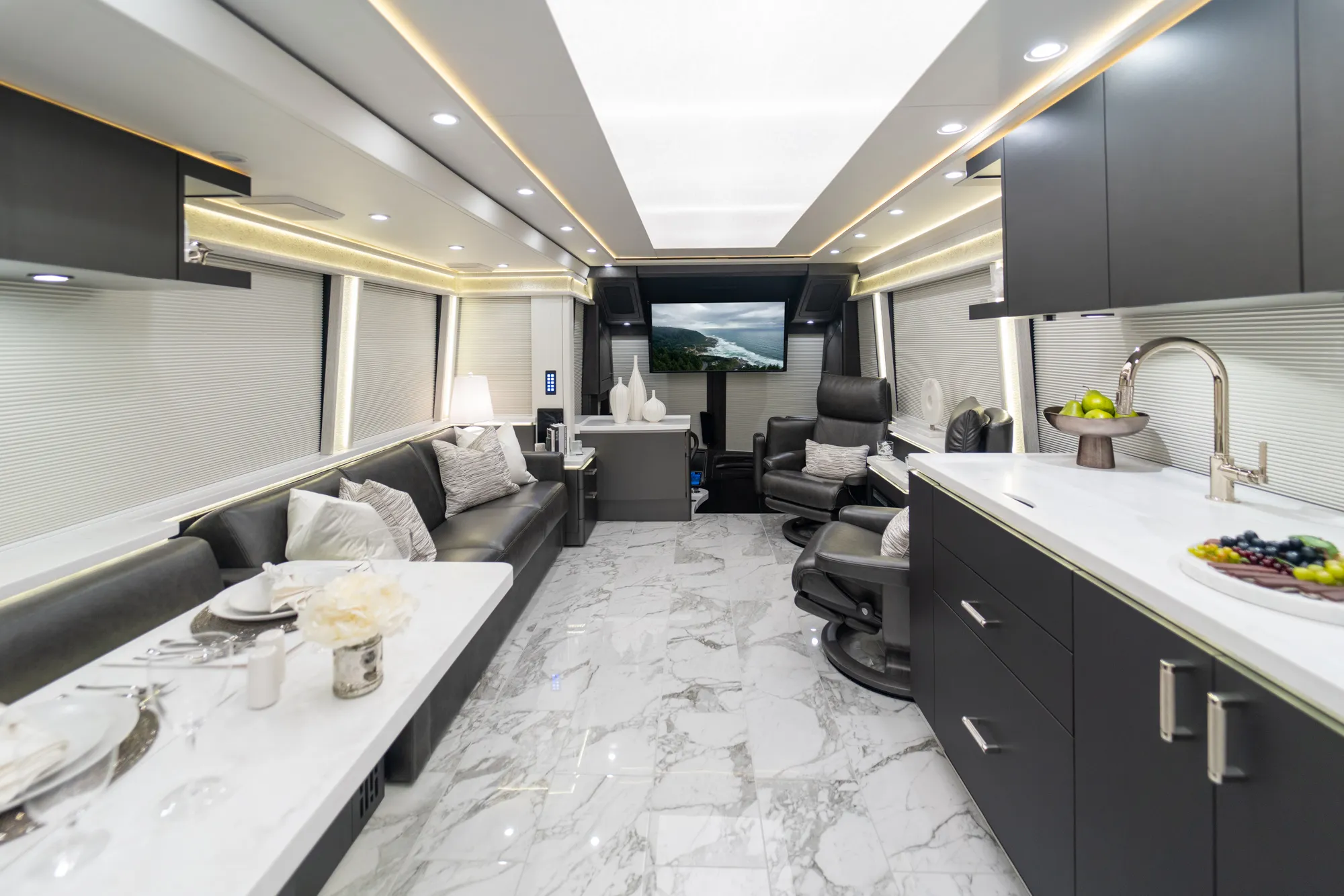 Marathon Coach #1397 | Luxury Motorcoach for Sale