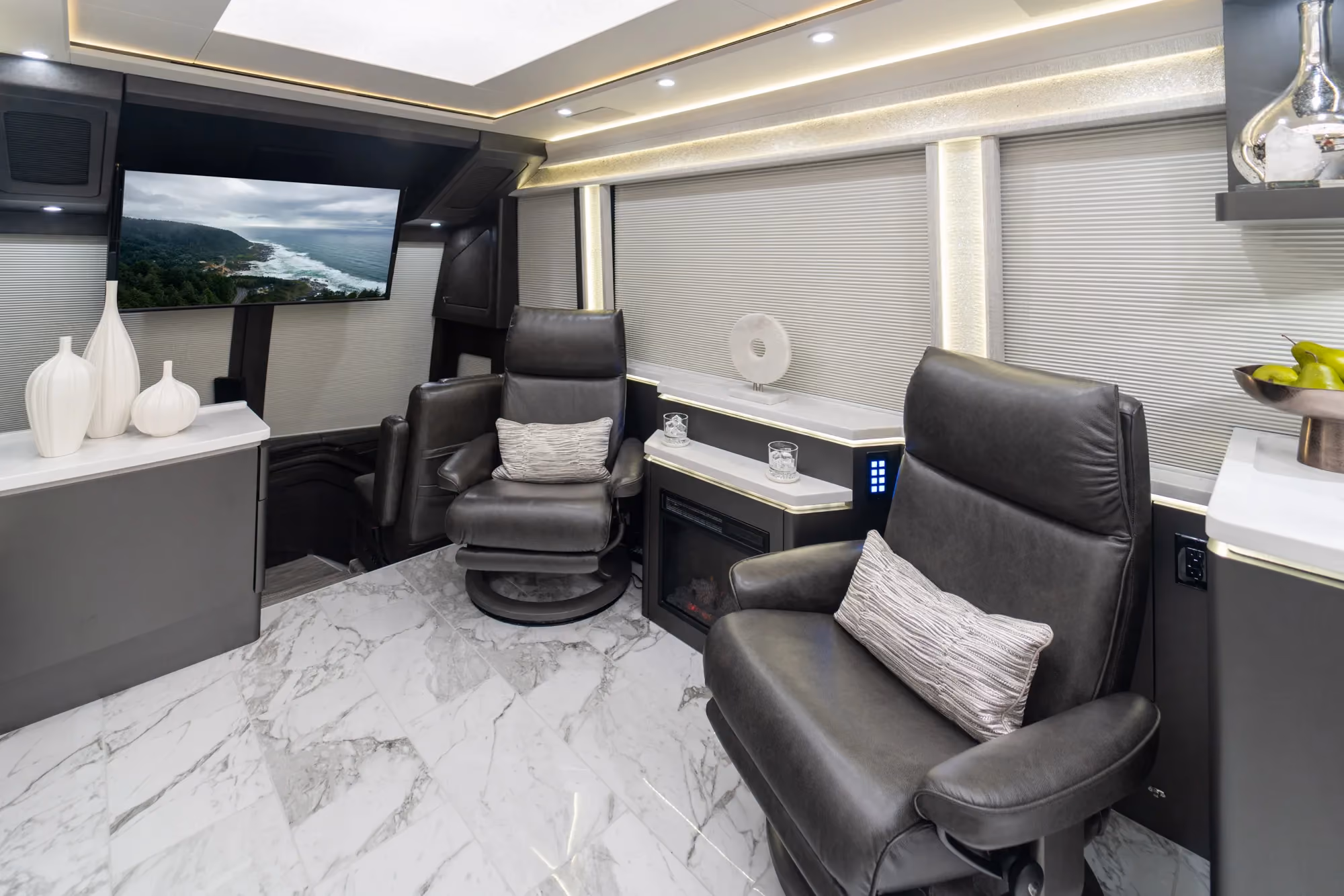 Marathon Coach #1397 | Luxury Motorcoach for Sale
