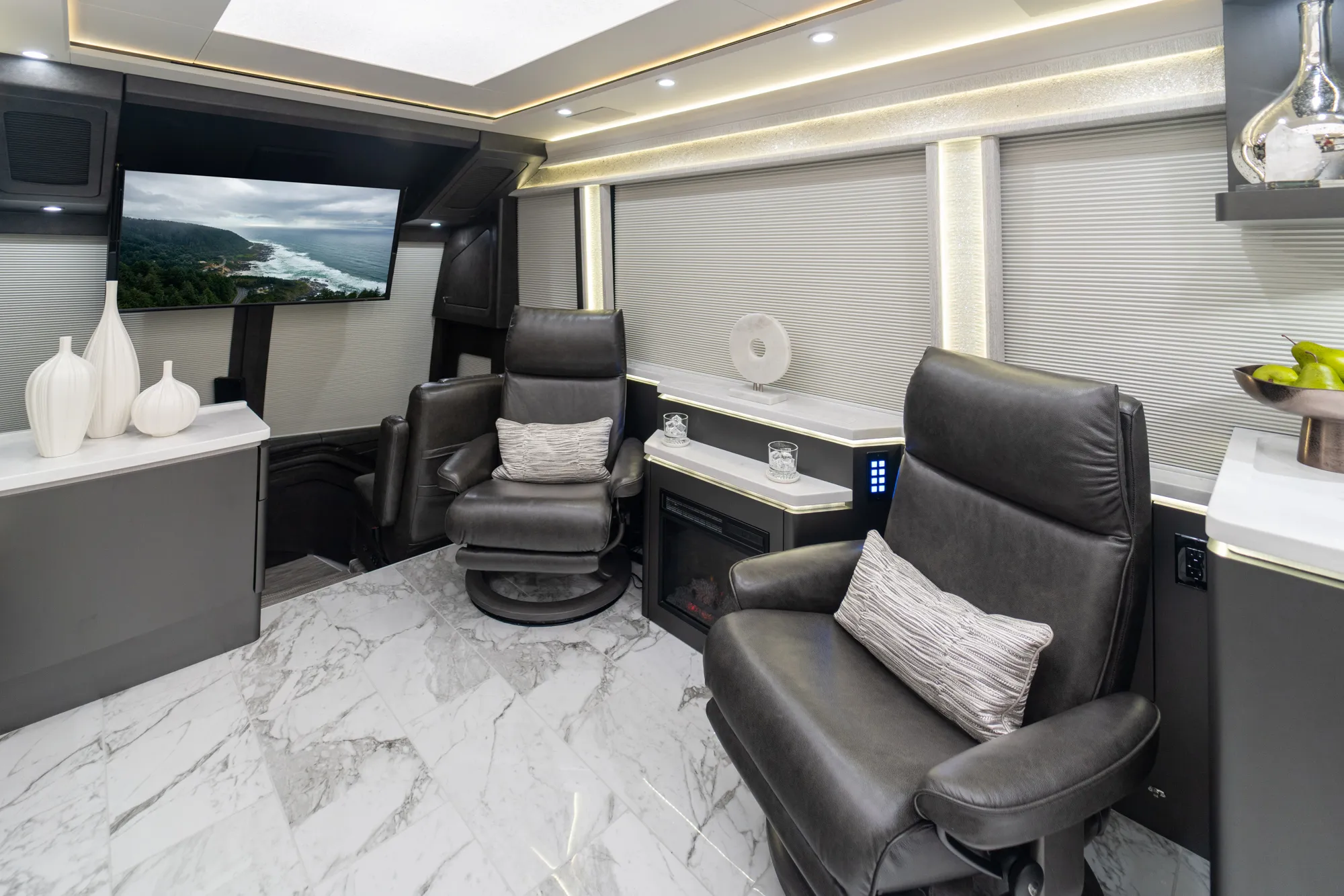 Marathon Coach #1397 | Luxury Motorcoach for Sale