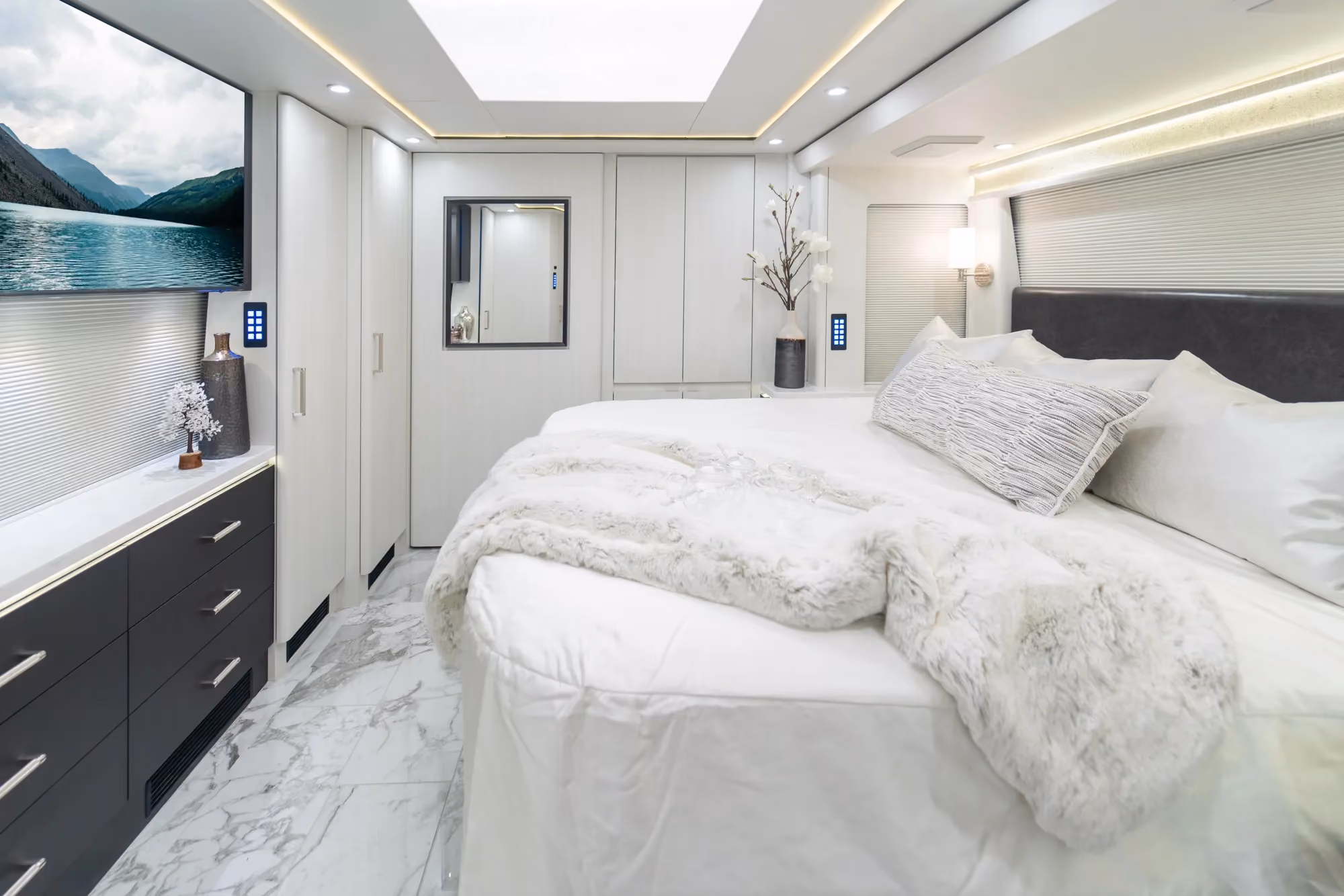 Marathon Coach #1397 | Luxury Motorcoach for Sale