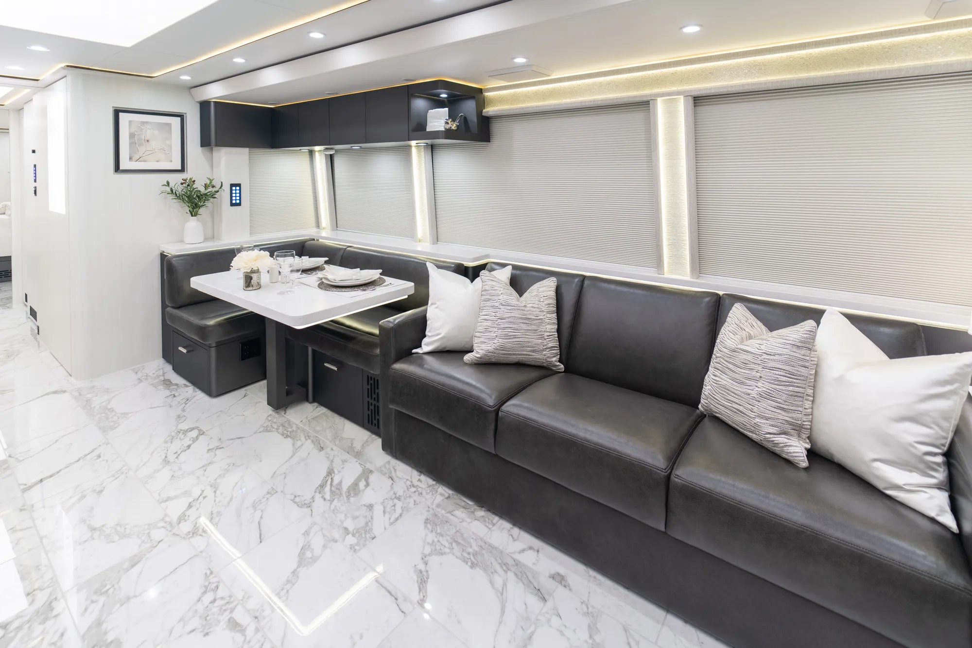 Marathon Coach #1397 | Luxury Motorcoach for Sale