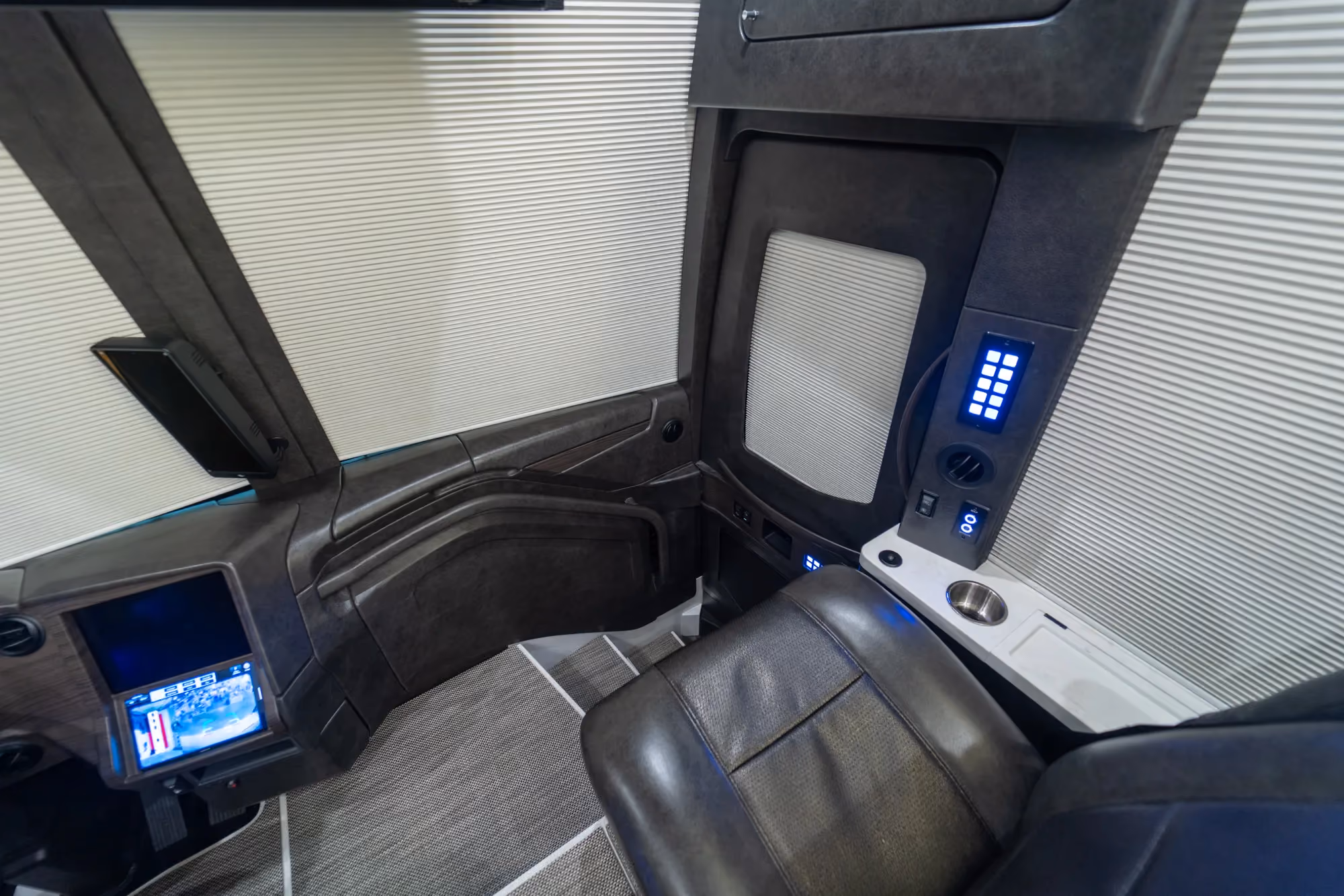 Marathon Coach #1397 | Luxury Motorcoach for Sale