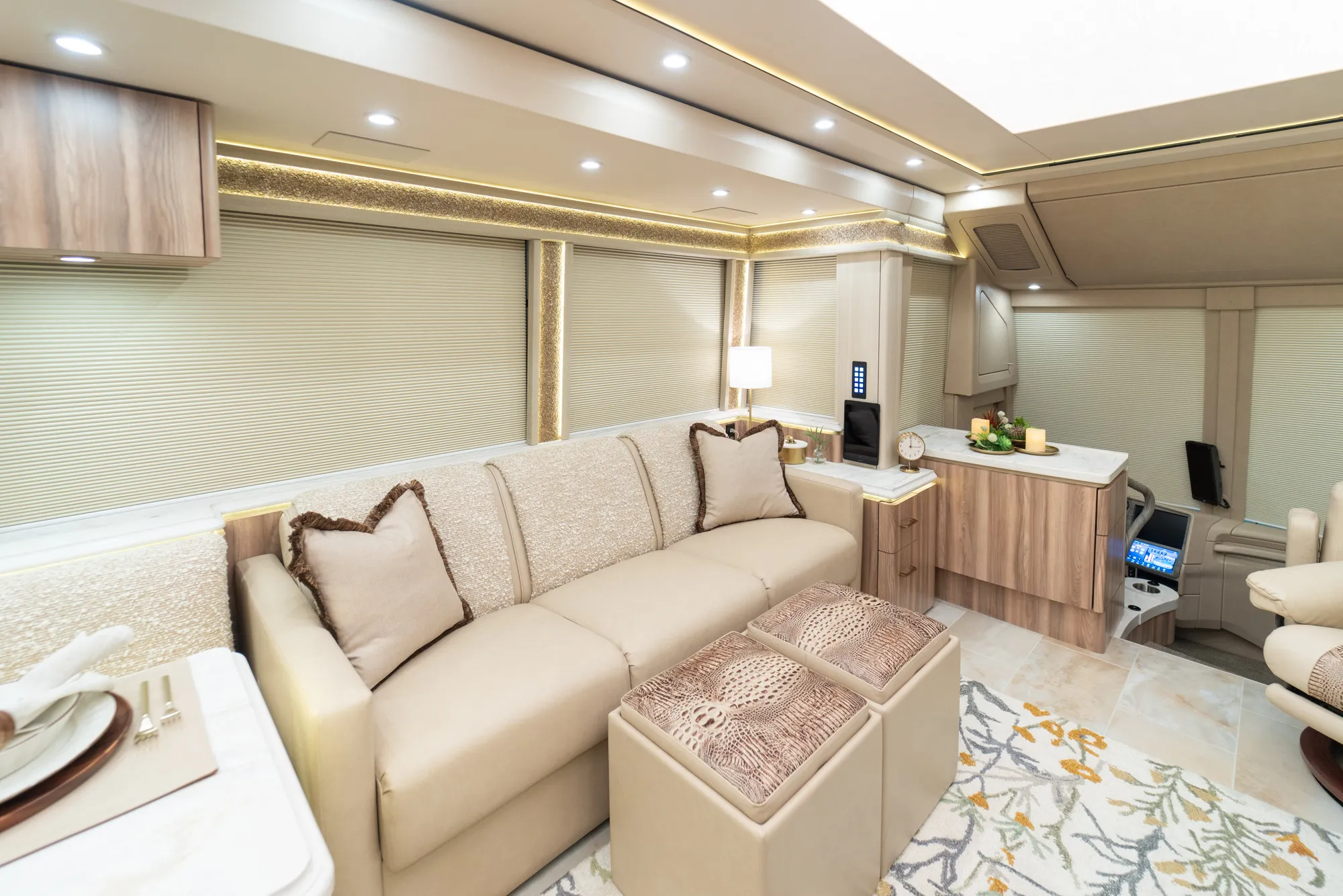 Marathon Coach #1395 | Luxury Motorcoach for Sale