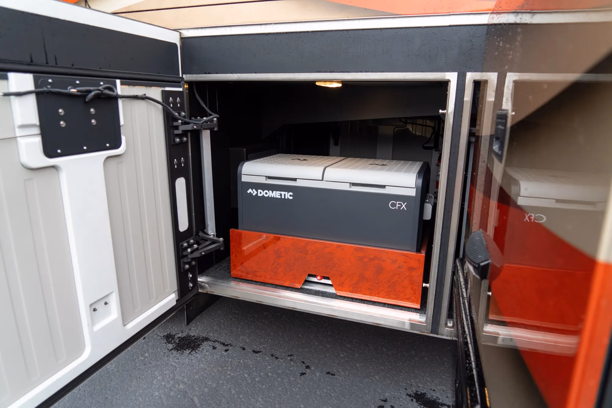 Marathon Coach #1395 | Luxury Motorcoach for Sale