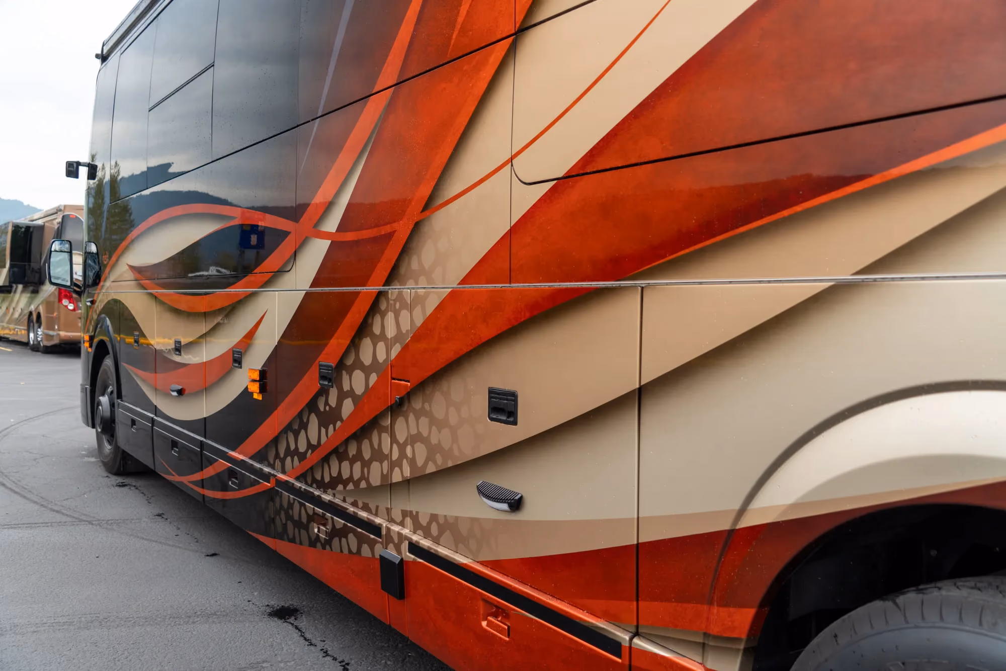 Marathon Coach #1395 | Luxury Motorcoach for Sale