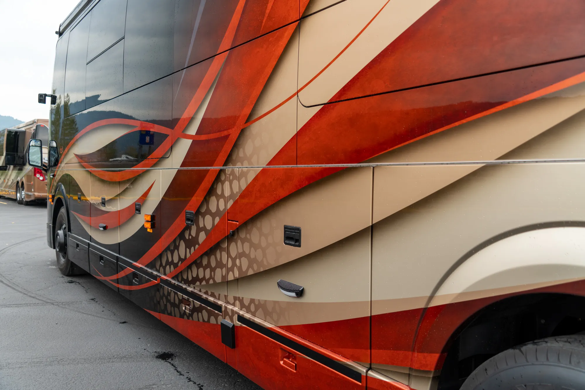 Marathon Coach #1395 | Luxury Motorcoach for Sale