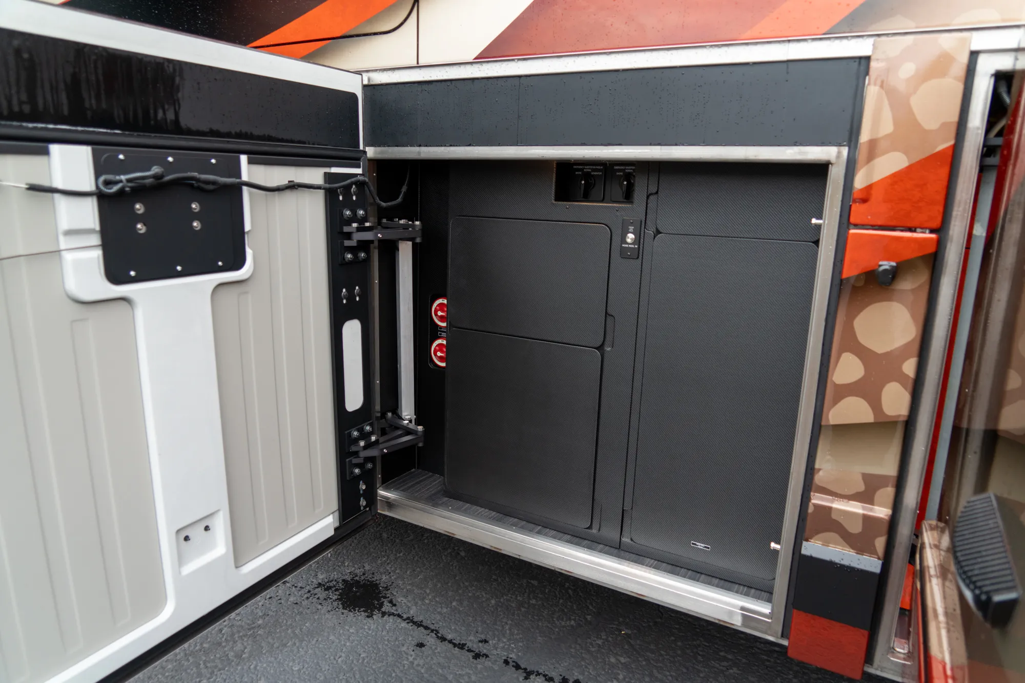 Marathon Coach #1395 | Luxury Motorcoach for Sale