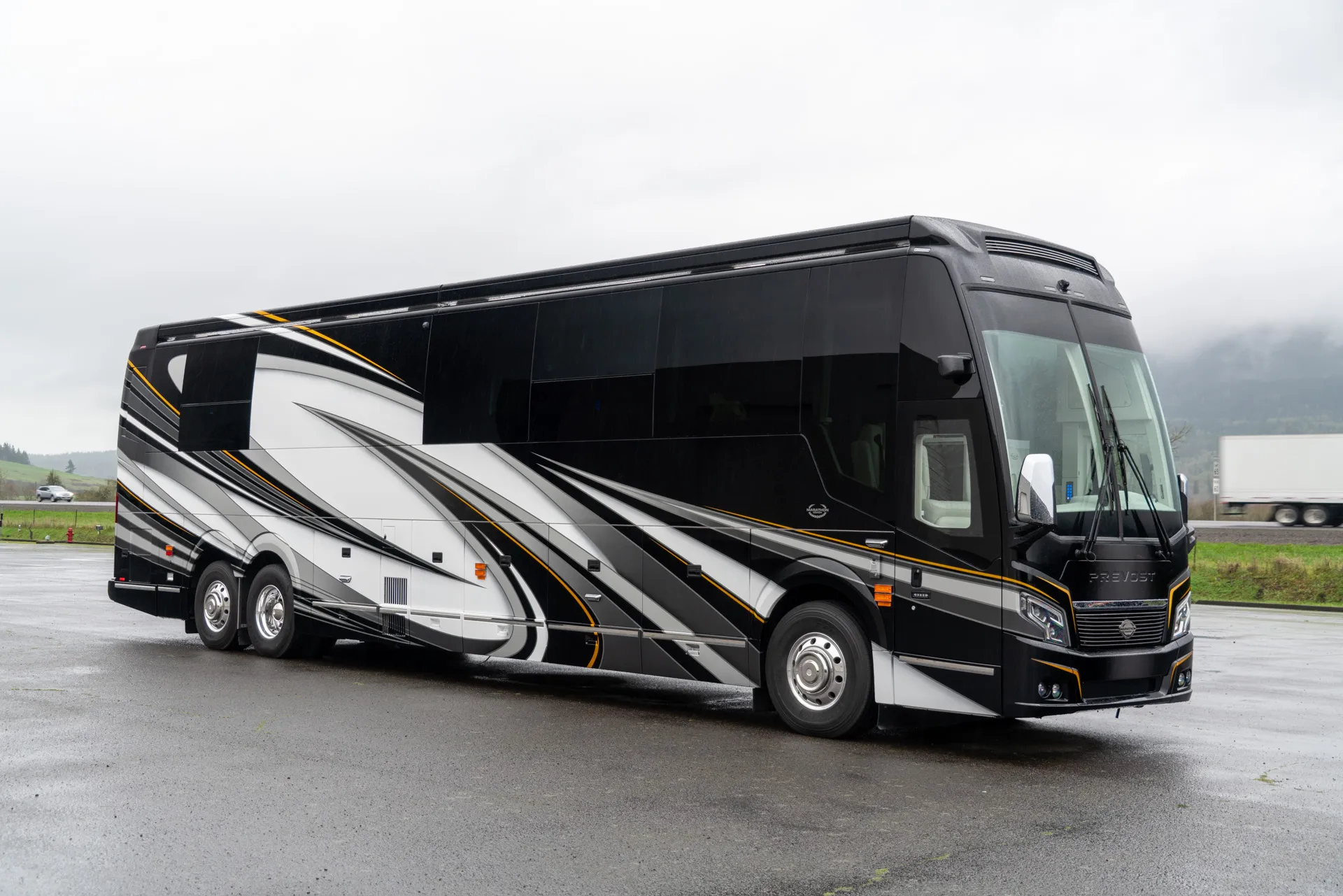 Marathon Coach #1382 | Luxury Motorcoach for Sale