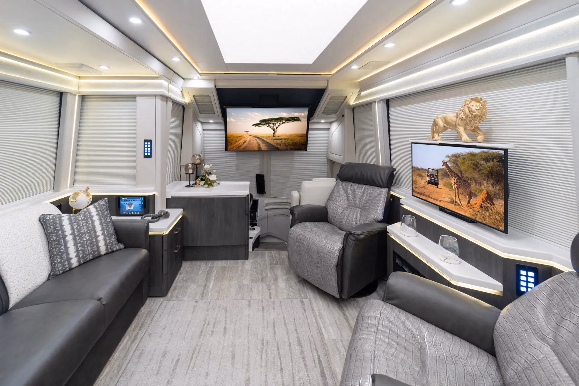 Marathon Coach #1382 | Luxury Motorcoach for Sale
