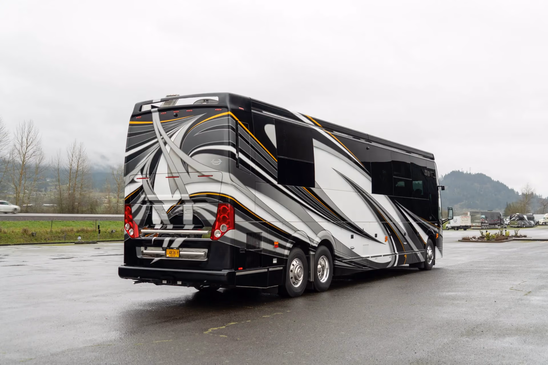 Marathon Coach #1382 | Luxury Motorcoach for Sale