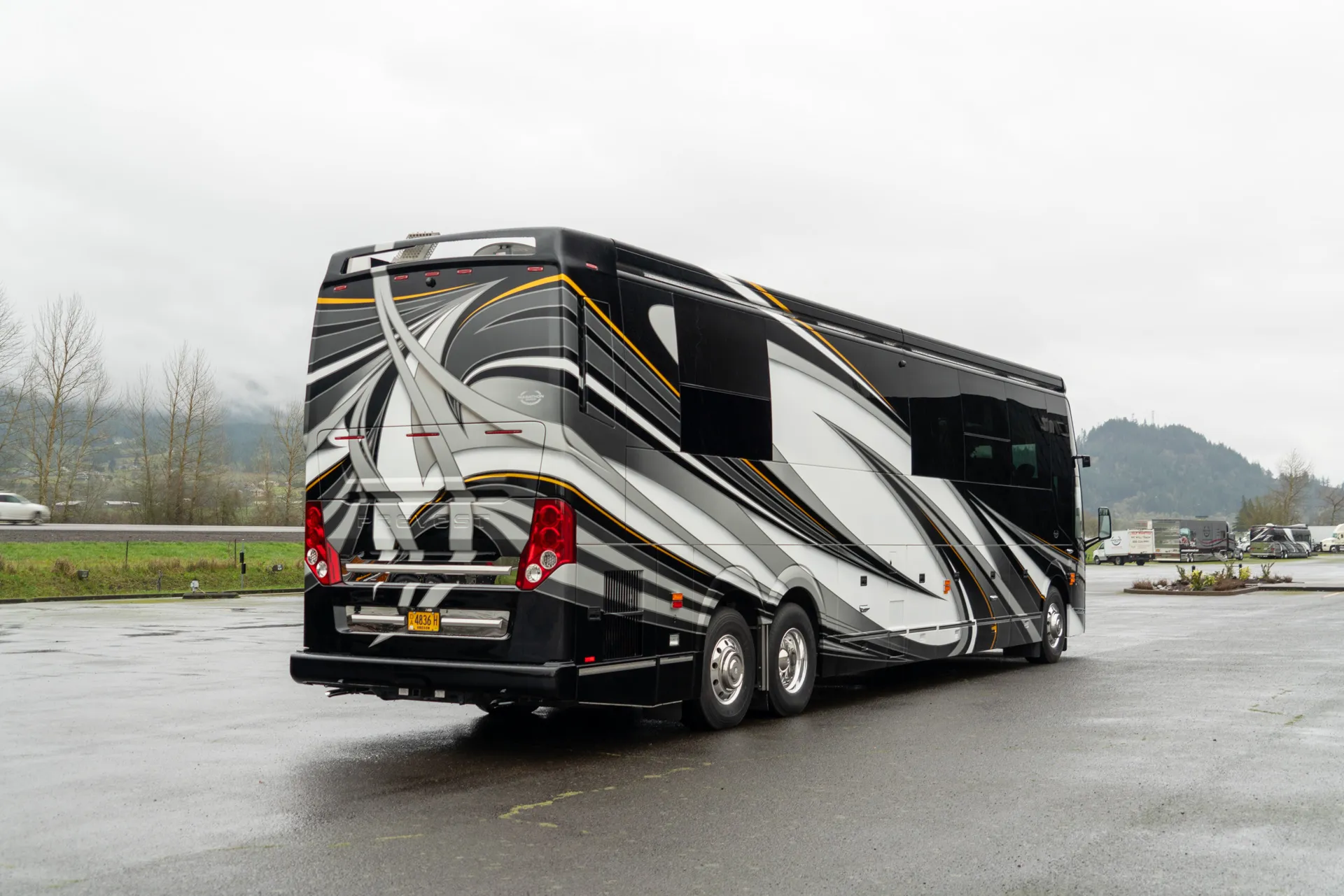 Marathon Coach #1382 | Luxury Motorcoach for Sale