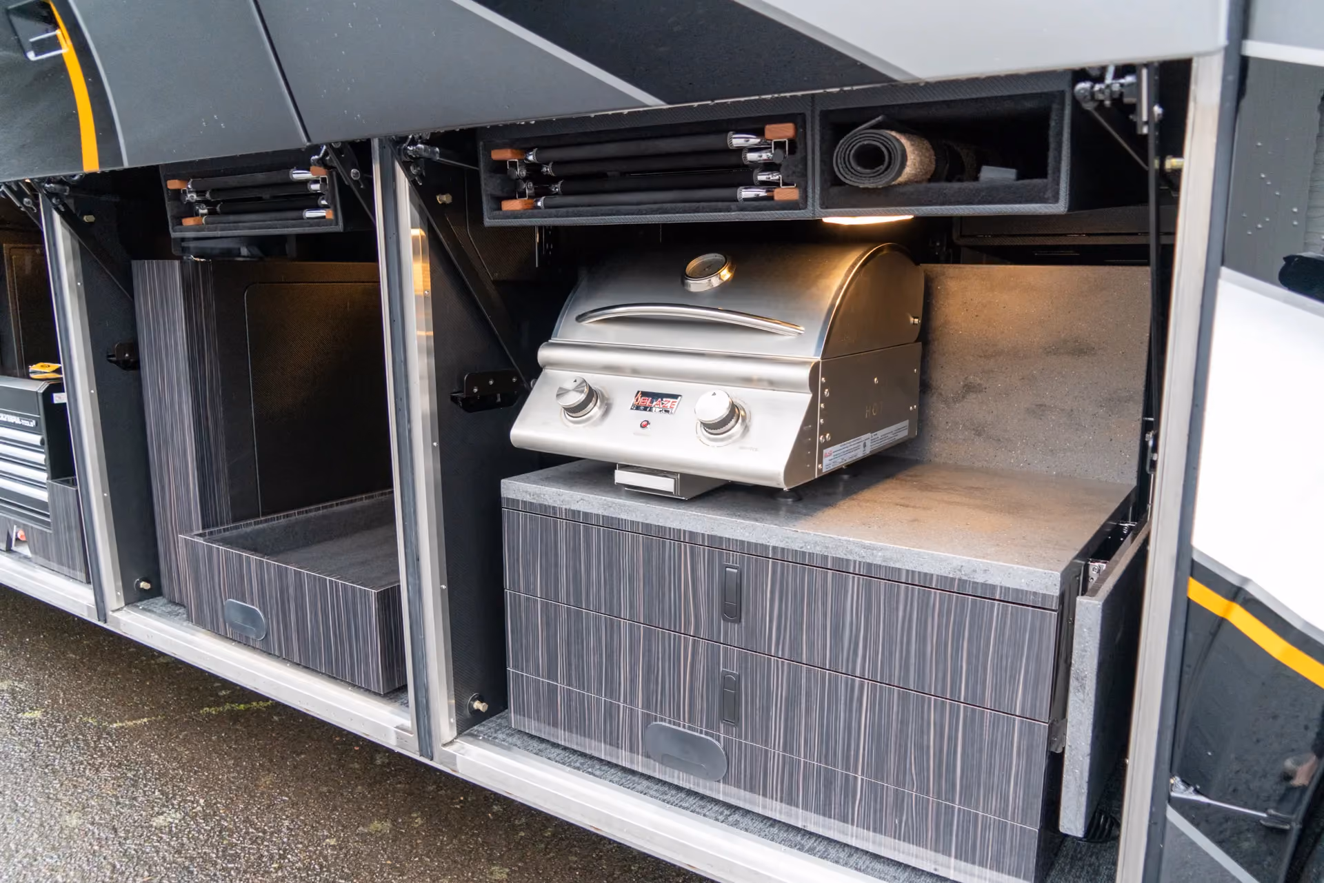 Marathon Coach #1382 | Luxury Motorcoach for Sale