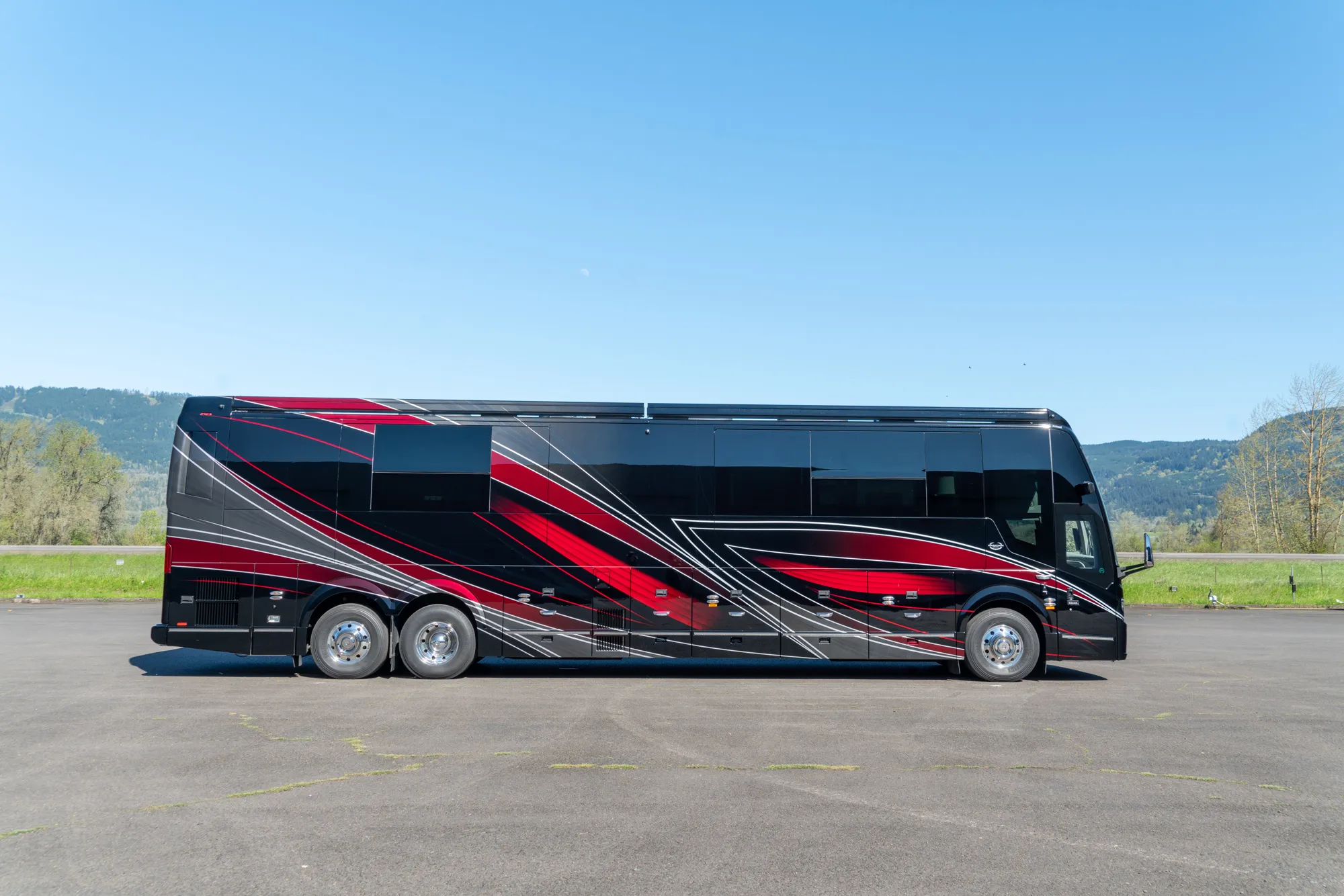 Marathon Coach #1386 | Luxury Motorcoach for Sale