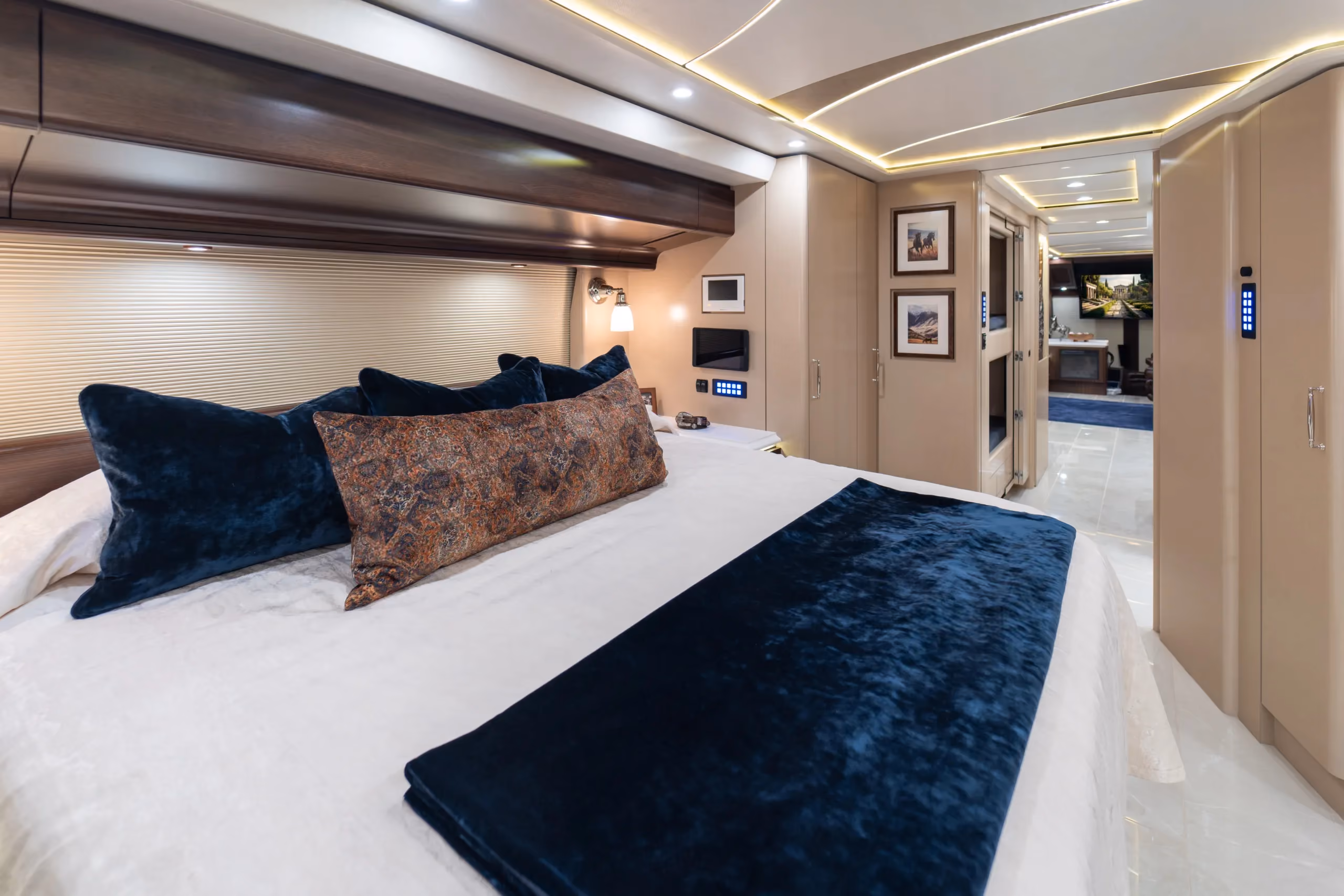 Marathon Coach #1388 | Luxury Motorcoach for Sale