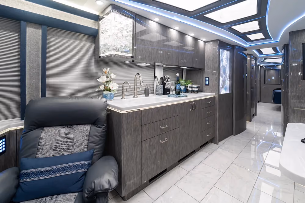 Marathon Coach #1368 | Luxury Motorcoach for Sale