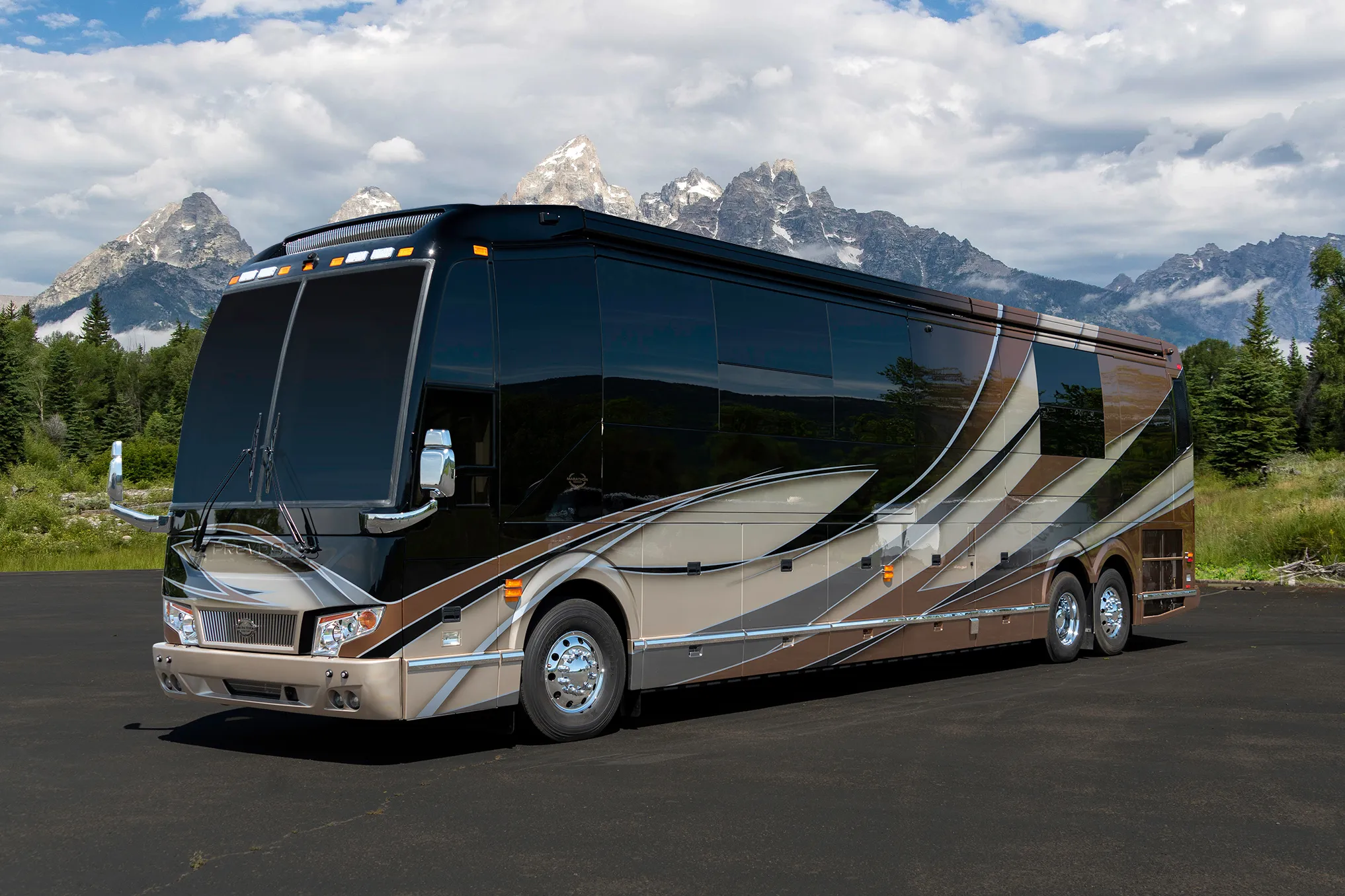 Exterior of Marathon Coach #1322