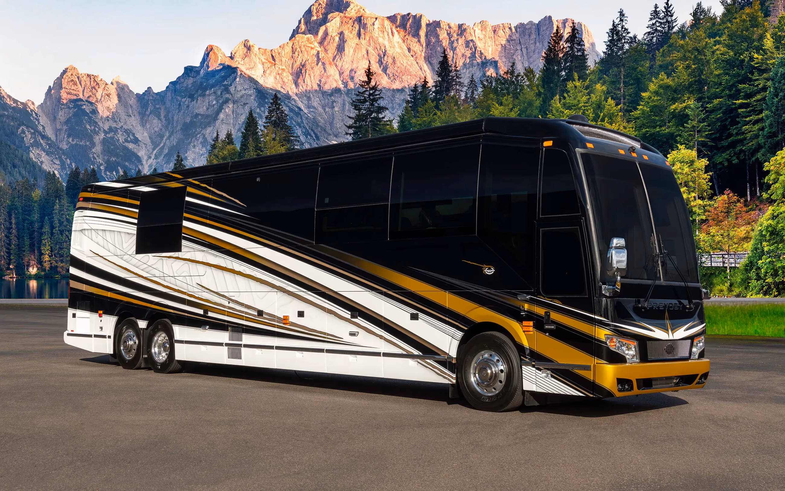 Exterior of Marathon Coach #1348