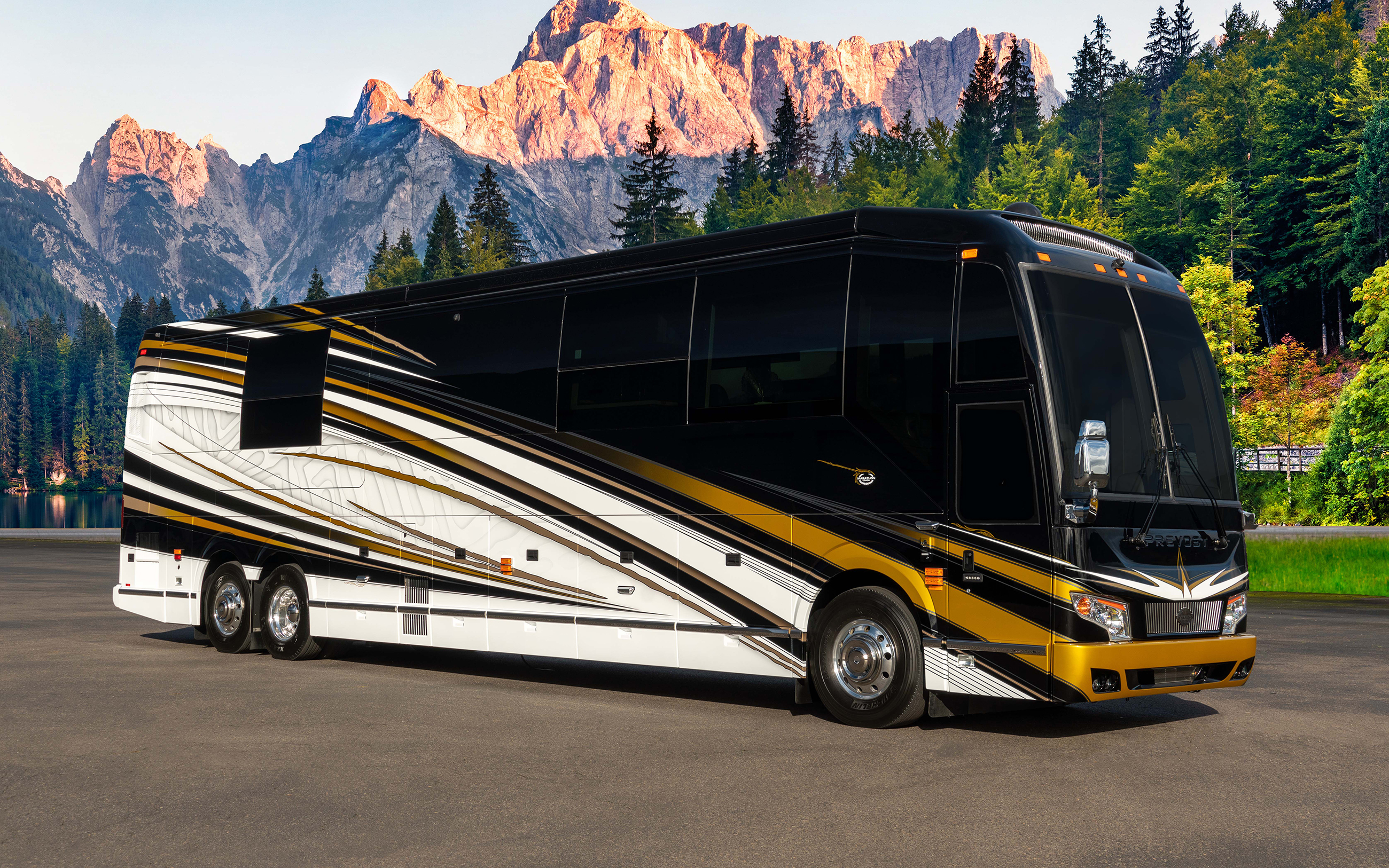 Exterior of Marathon Coach #1348