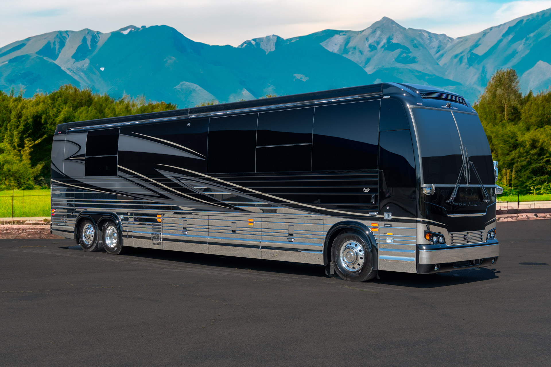 Exterior of Marathon Coach #1372