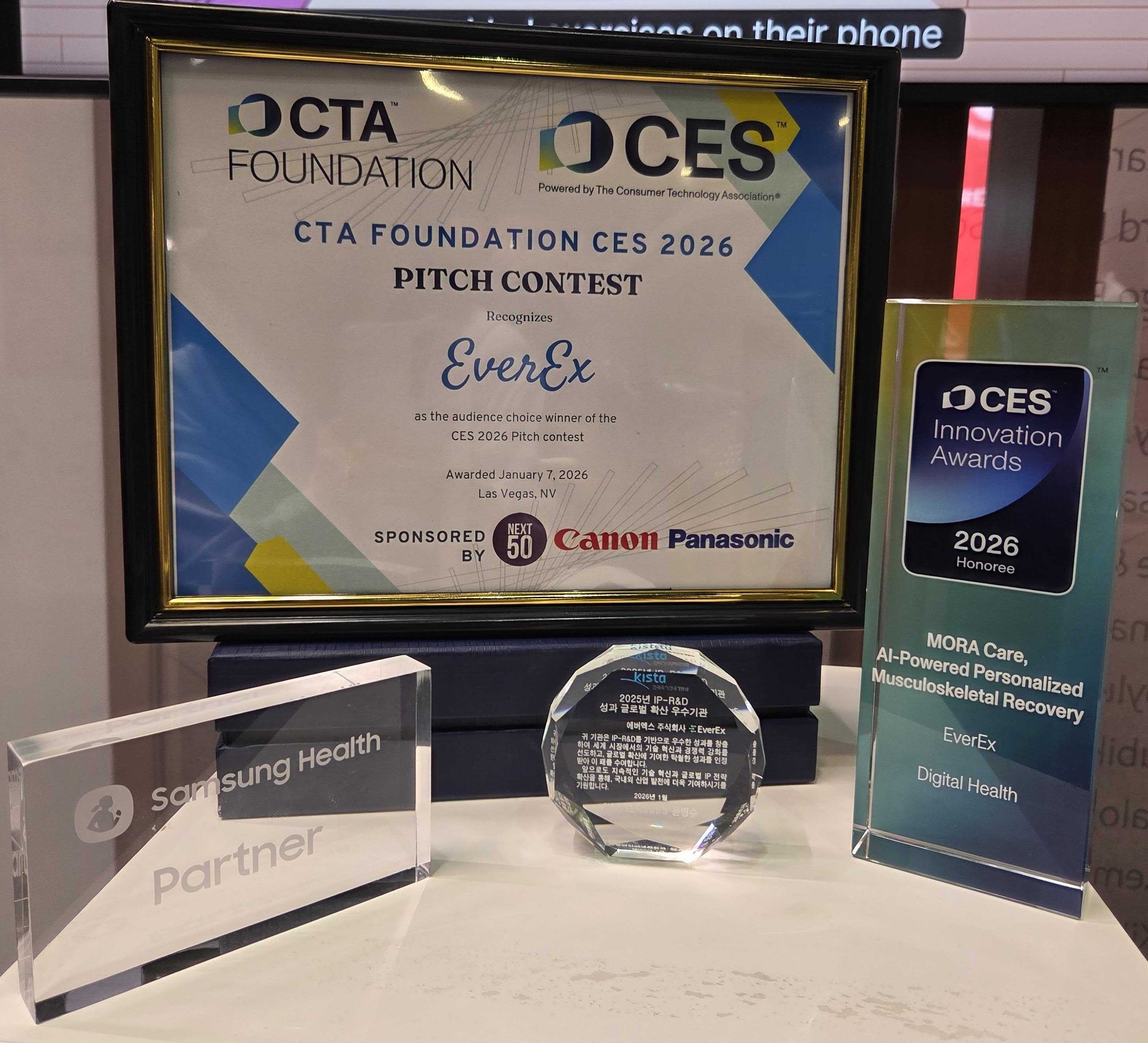 An image of the CES Innovation 2026 Honoree in Digital Health and CTA Foundation Pitch Competition Audience Choice Winner awards that EverEx won at CES 2026.