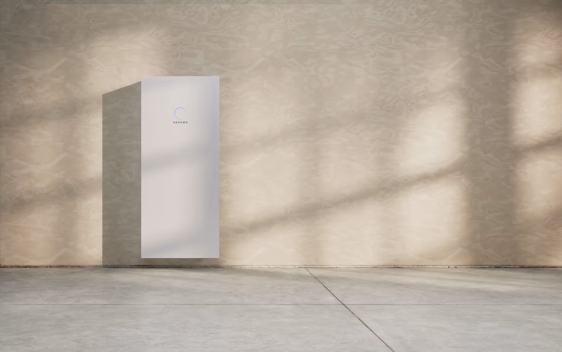 sonnenBatterie 10 an Wand montiert