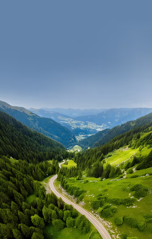 Alpenstraße Natur grün, sorgenfrei losfahren
