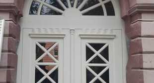 Restoration of doors to the main building of the Medical University (2, Halytska Str.)