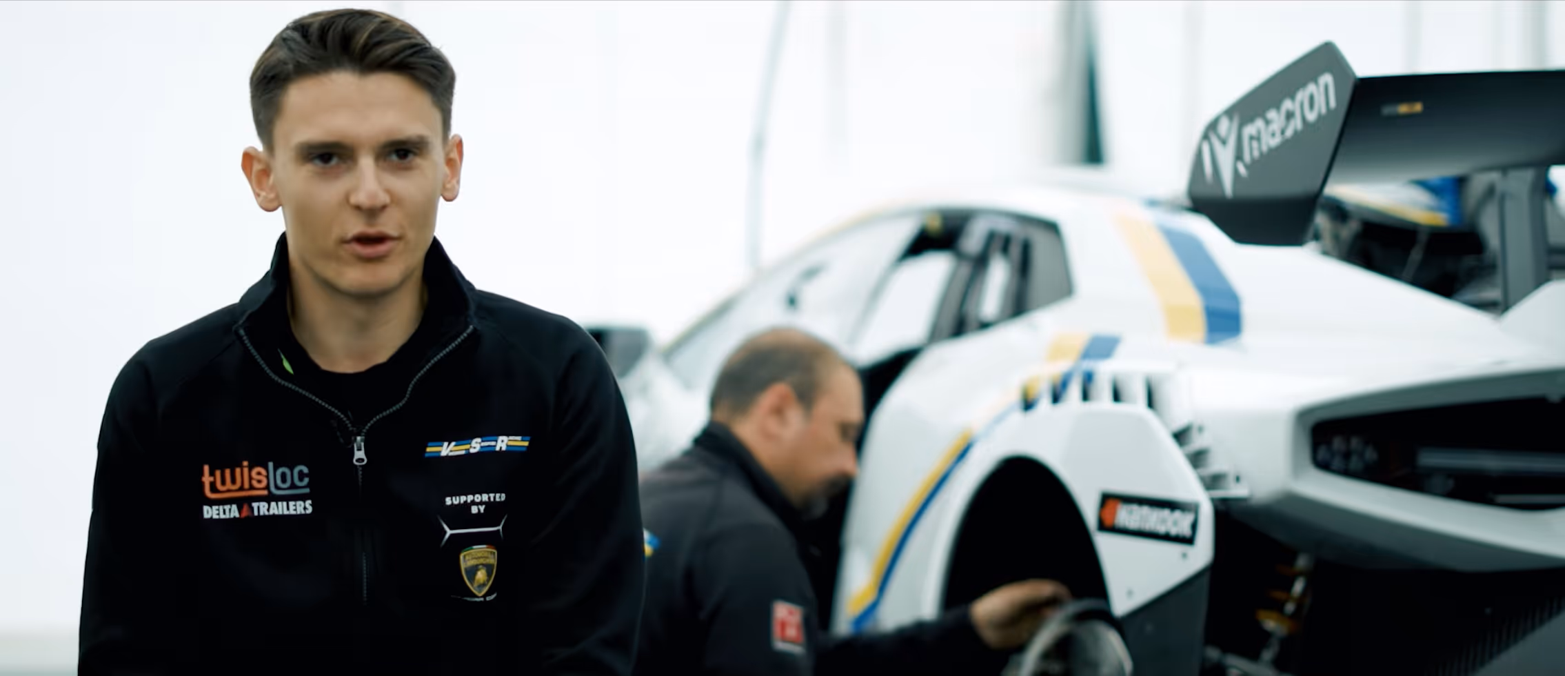 Paul Levet pilote Lamborghini soutenu par Twisloc en paddock