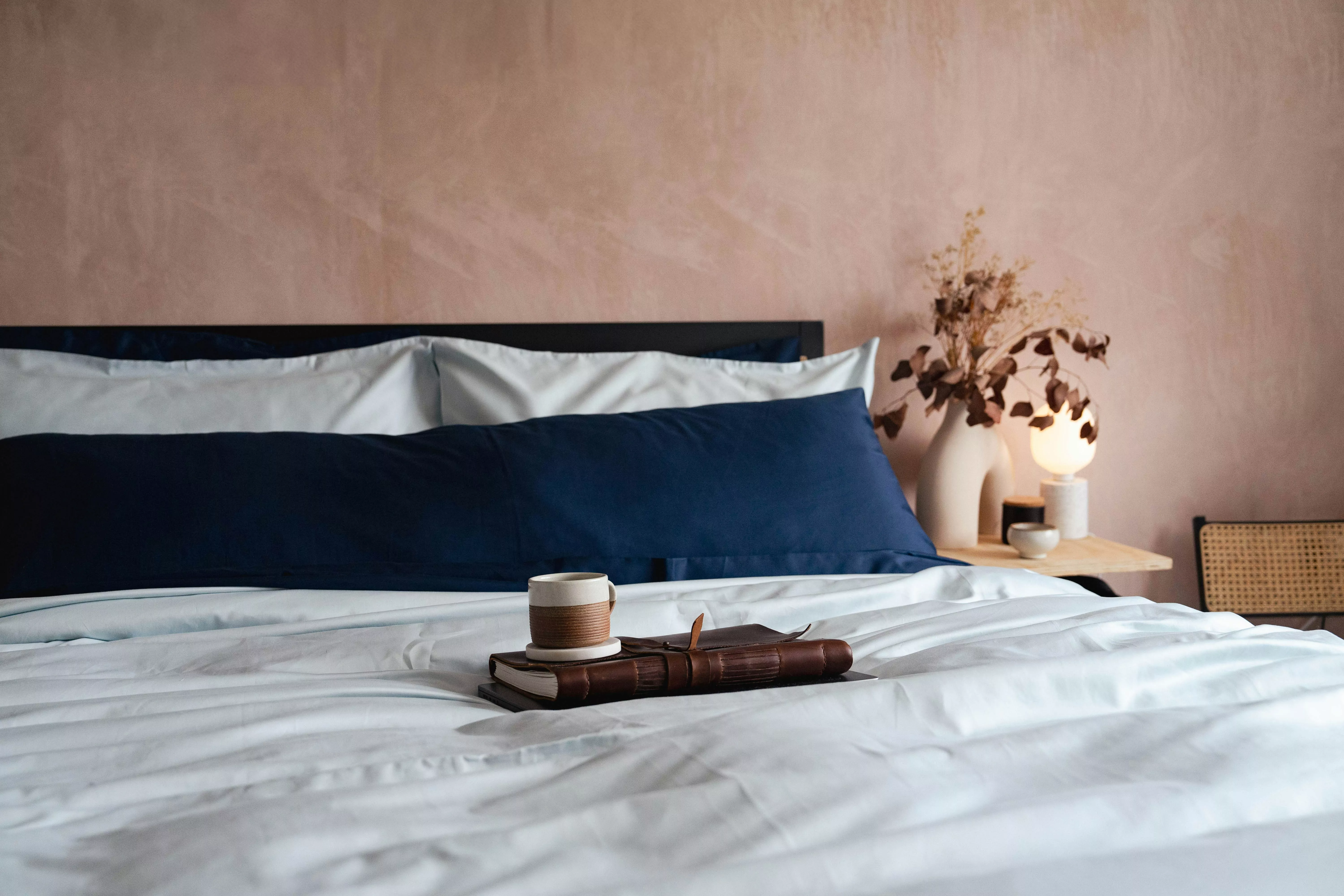 Slaapkamerkleuren die echt rust brengen