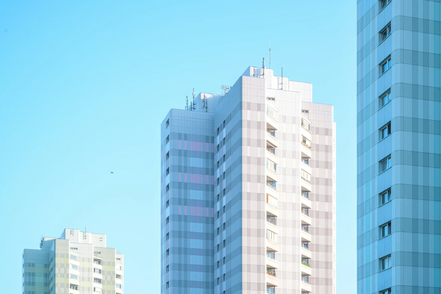 Review of Navy Federal's DSCR loan for real estate investors. Learn about pros, cons, requirements, and how this financing option can help grow your portfolio.