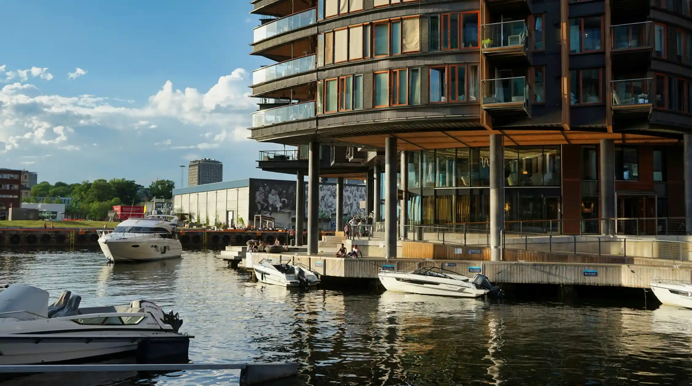 Learn how to properly structure your LLC to qualify for a DSCR loan. This guide covers the requirements, benefits, and step-by-step process for a successful application.