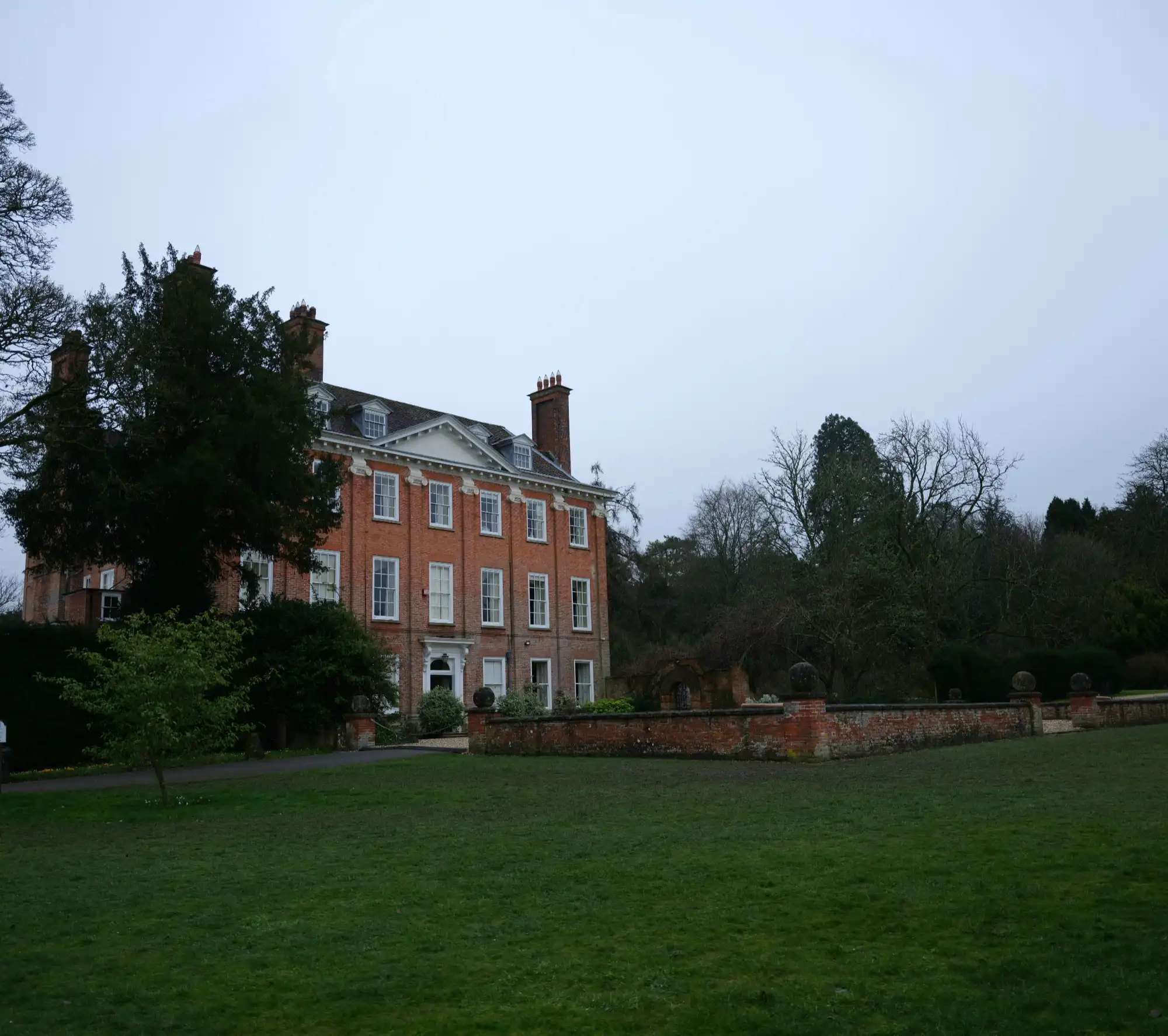 Understand the common fee structures for DSCR loans, including origination fees, appraisal costs, and more. Get a clear breakdown before you apply.