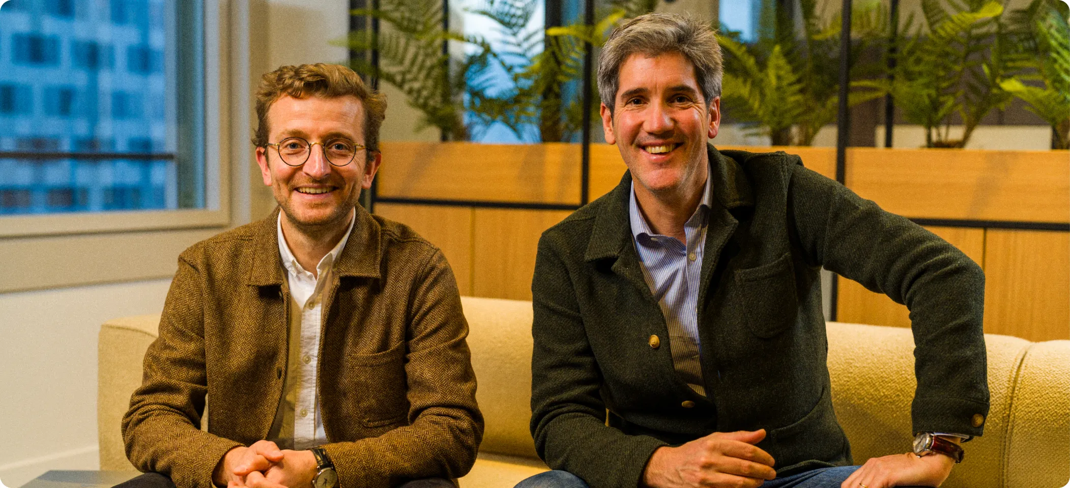 Deux DAF souriants et engagés pour accompagner les dirigeants de PME