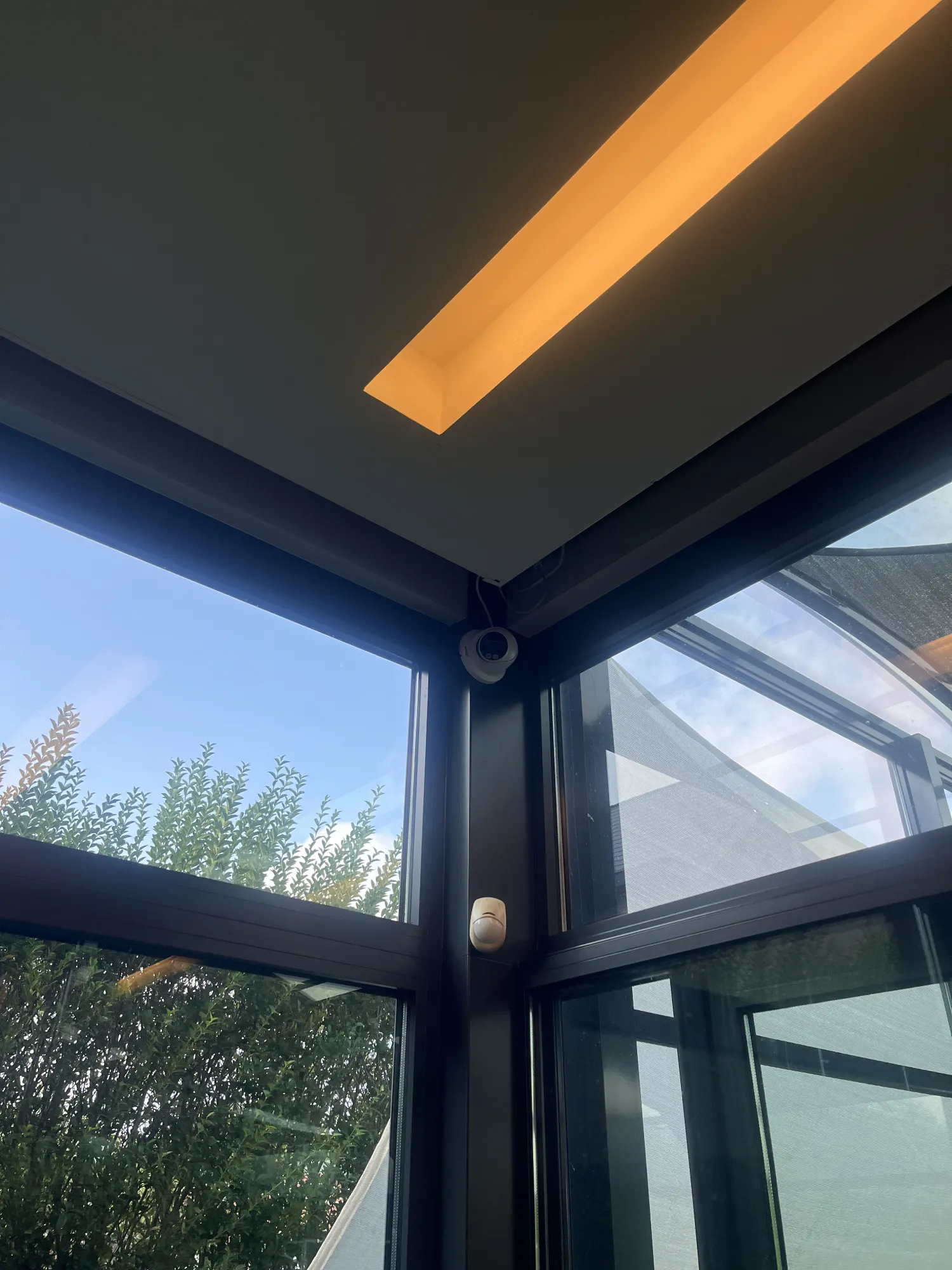 Binnencamera in een moderne woning