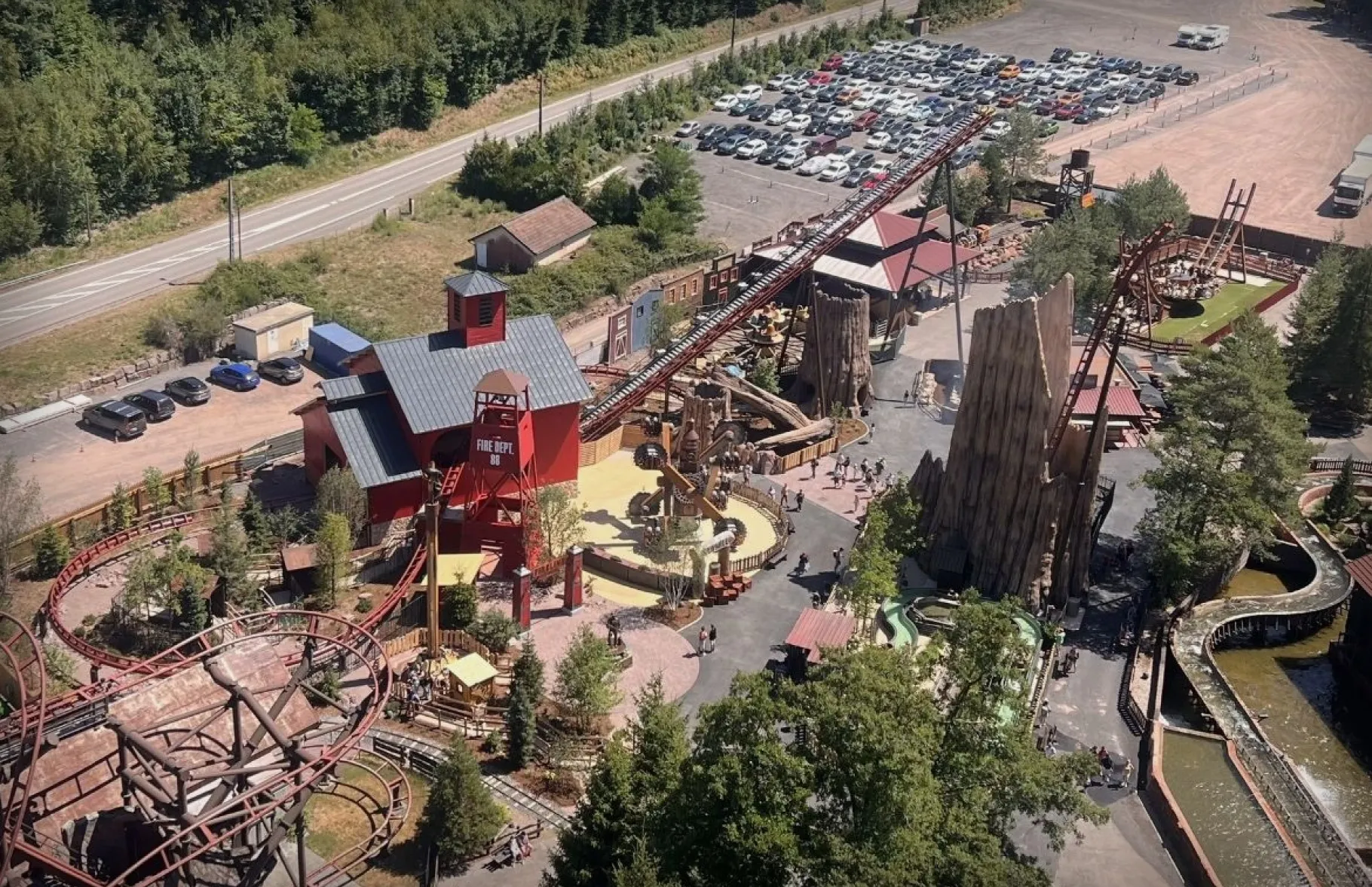 Vue aérienne de Fireline et de sa zone à Fraispertuis-City / © Vekoma