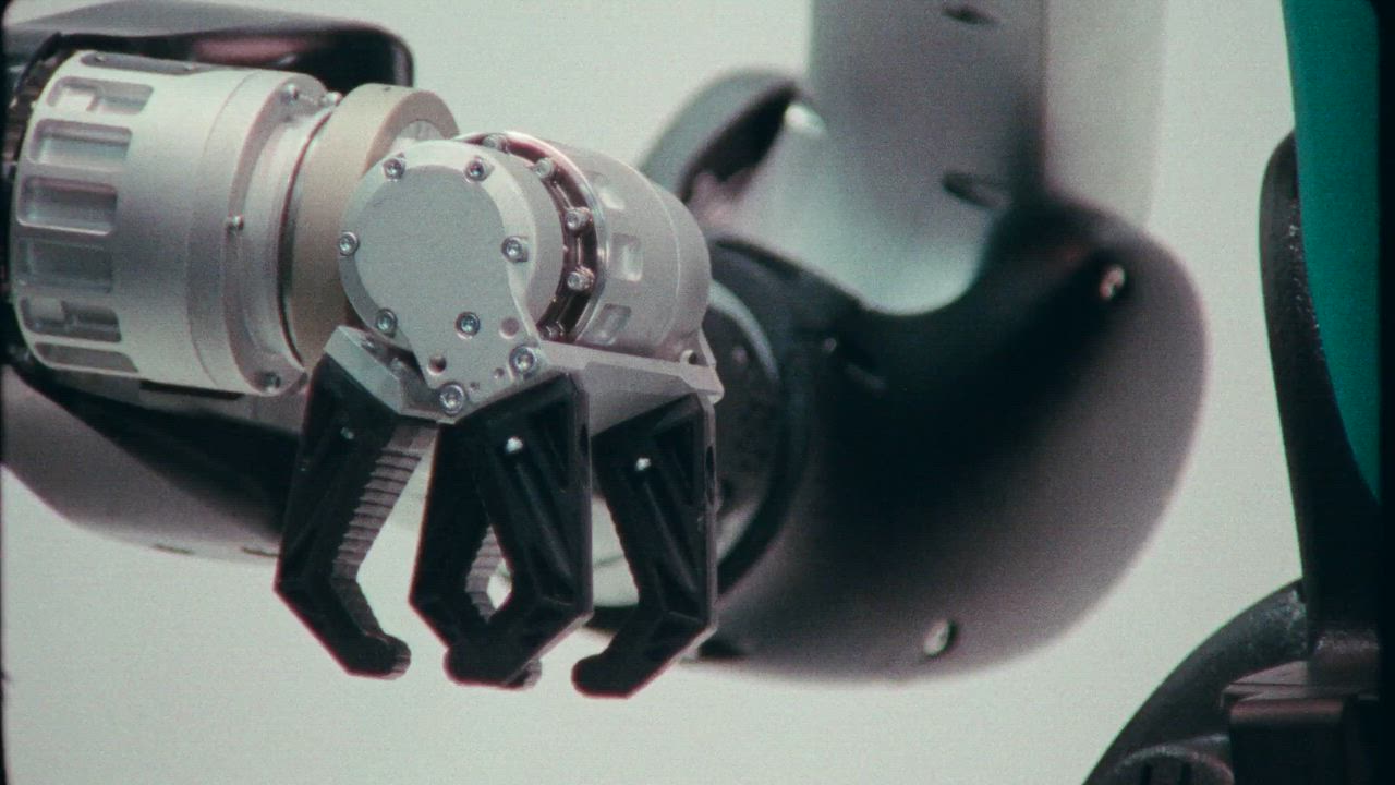 Digit 5のグリッパー（Agility Robotics 公式サイトの動画より）