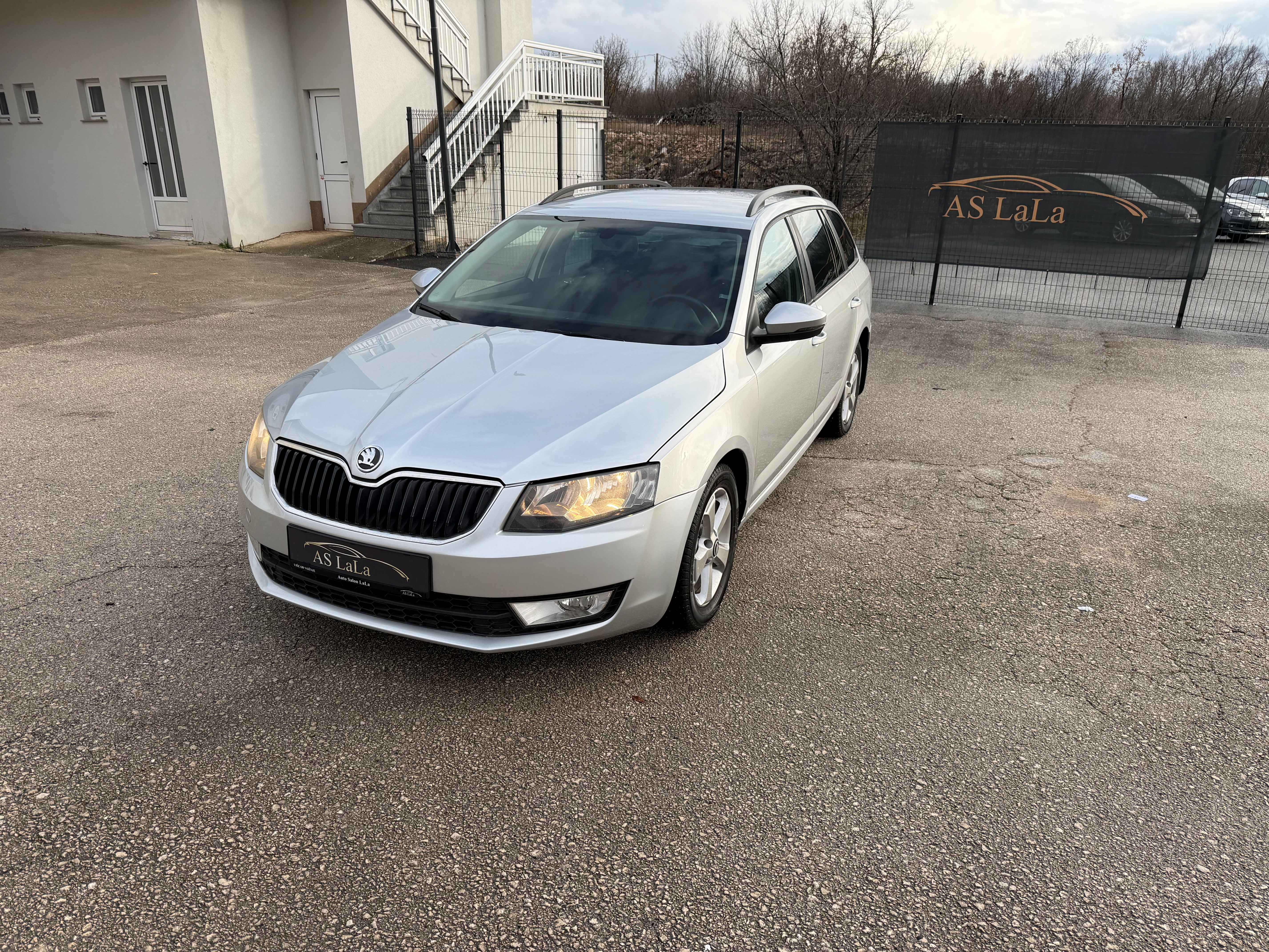 image of interior features (for an auto dealership)