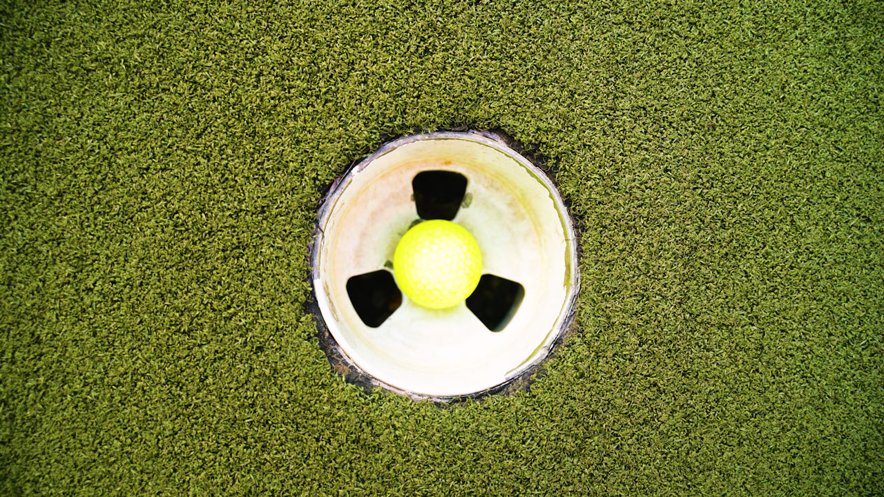 Mini golf hole