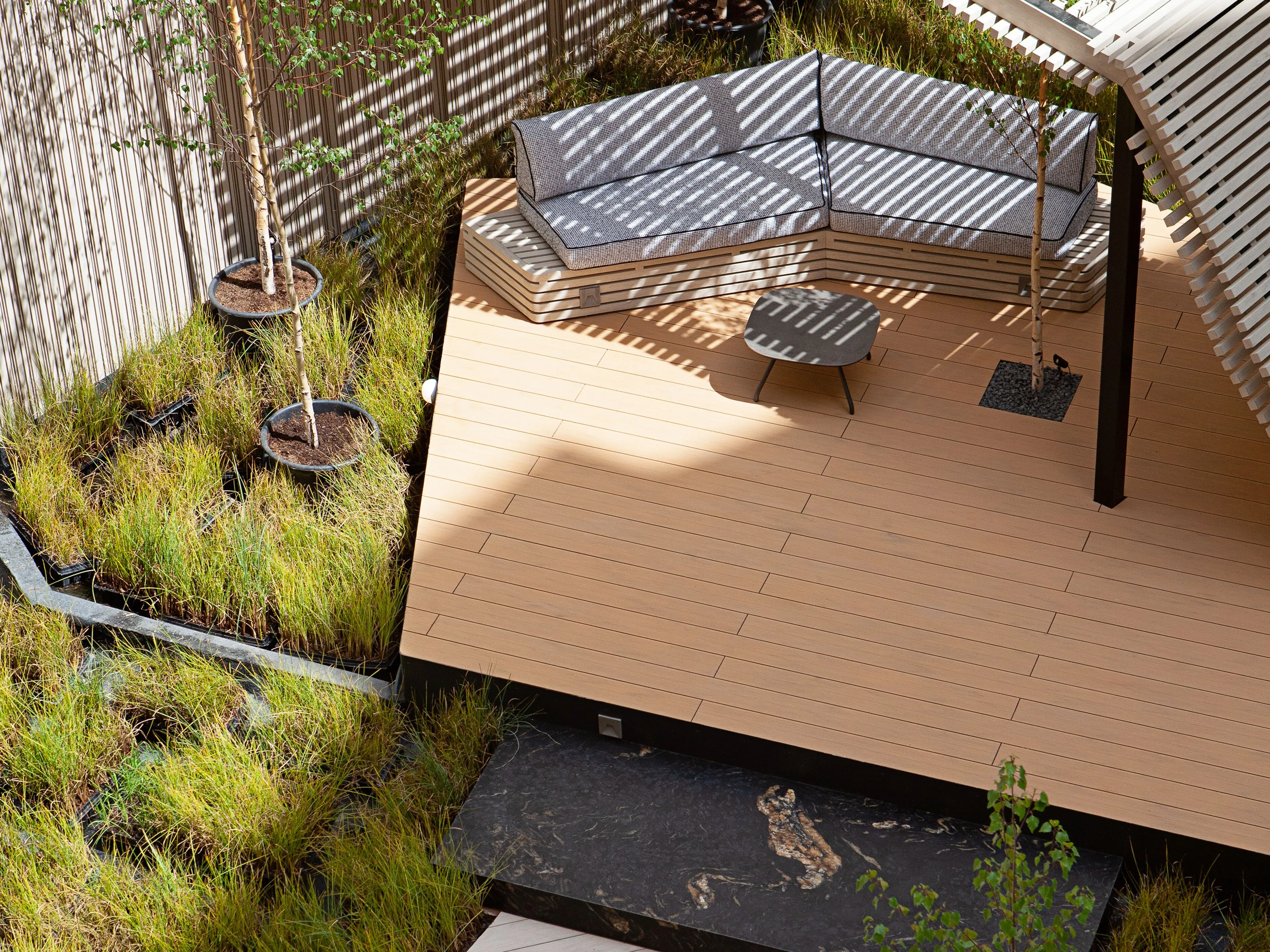Sustainable Tarimatec composite deck with green-roof planting